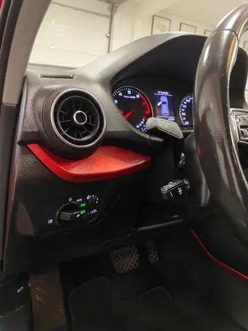Audi Q2 view 11
