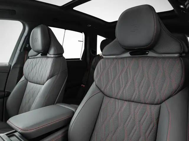Audi Q7 view 8