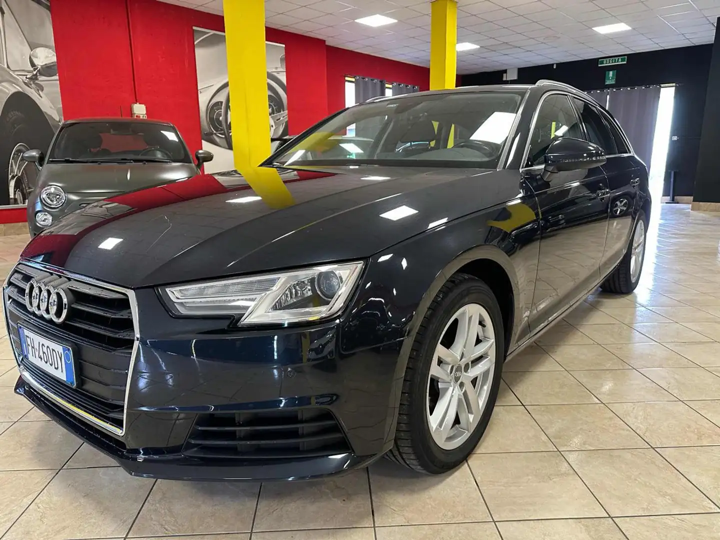 Audi A4 Avant 2.0 TDI 150 CV ultra S tronic Design Grigio - 1
