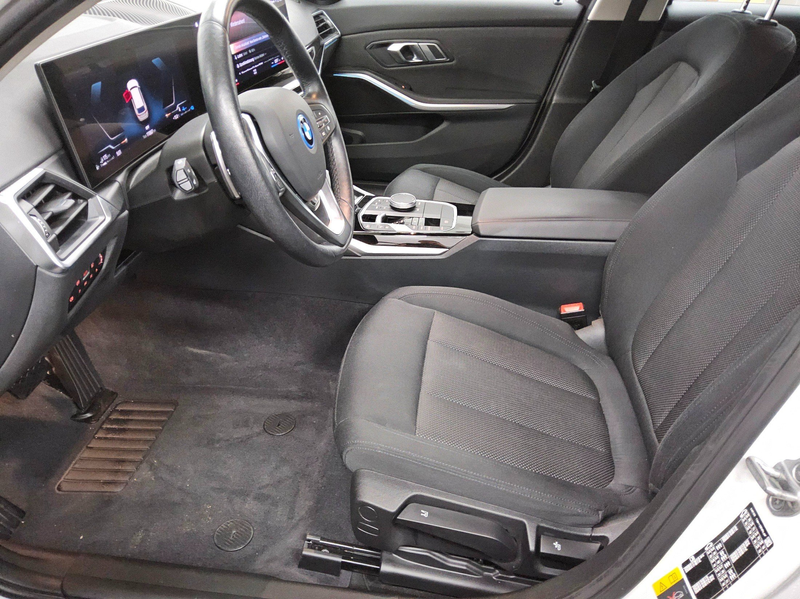 BMW 320 e Touring Navi LED Curved HiFi Shadow LED — photo 9