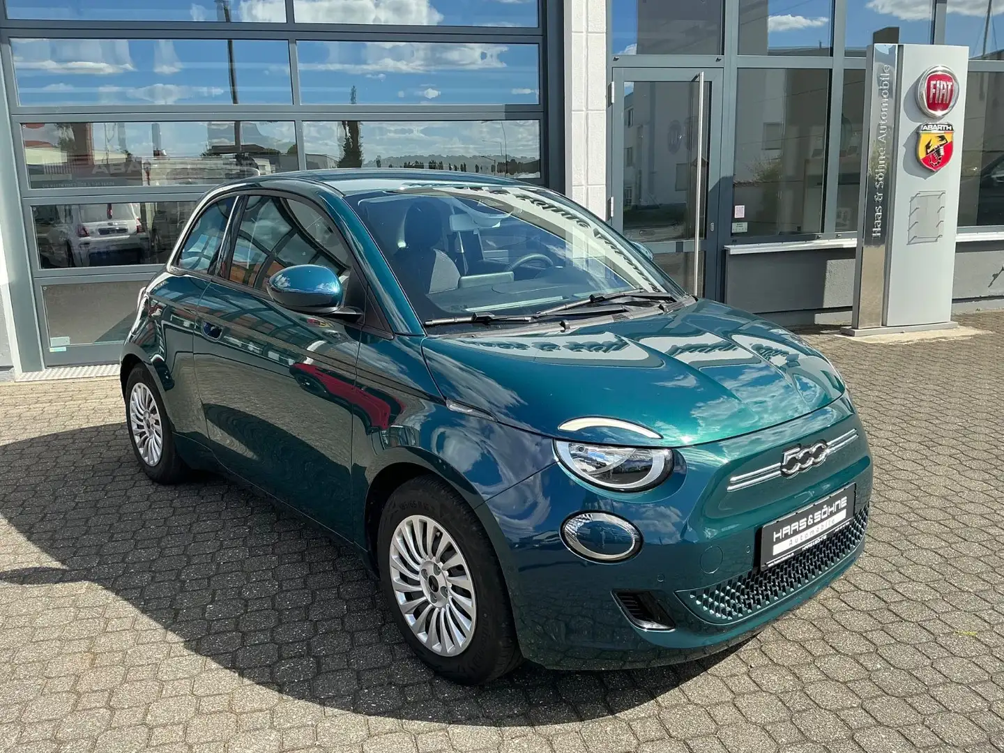 Fiat 500e Limousine 42 kWh *Komfort-Paket* Grün - 1