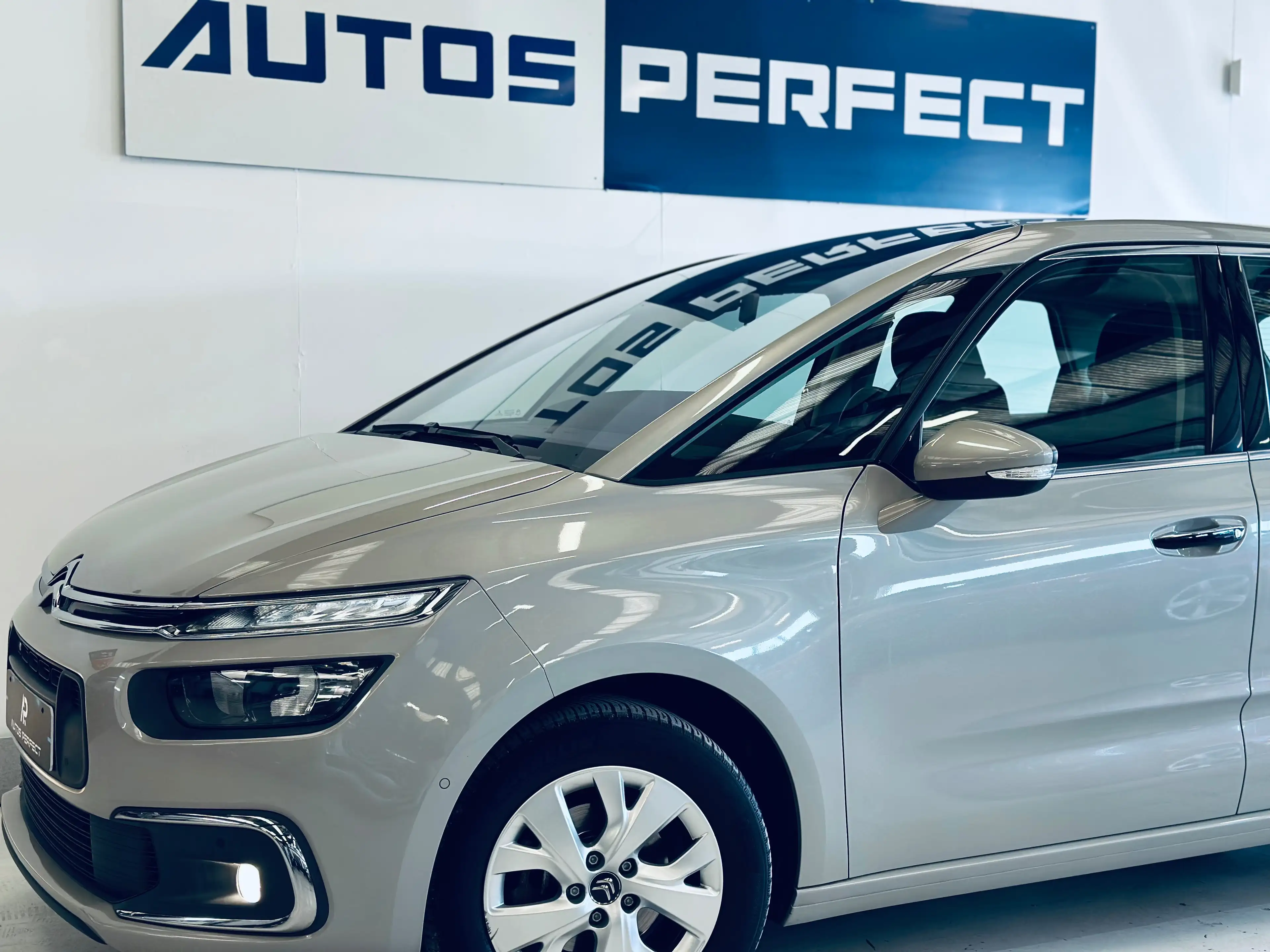 Citroen C4 Picasso 1.2 BOITE AUTO CAMERA NAVI CLIM PDC BLUETOOTH — photo 5