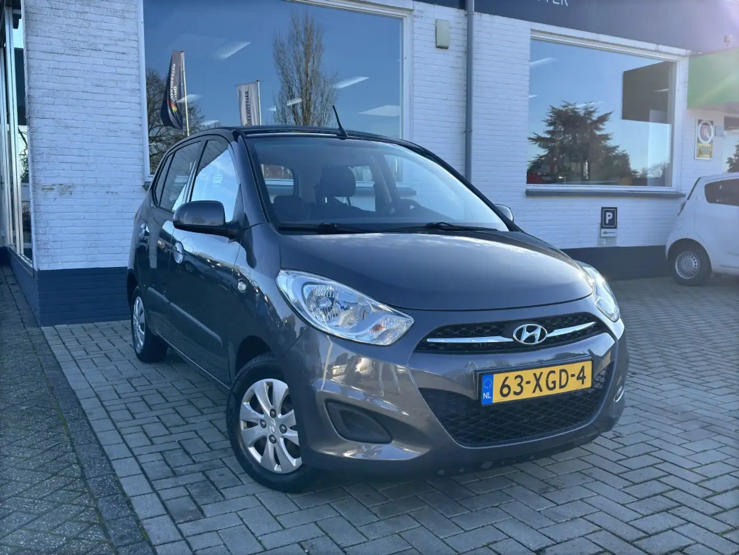 Hyundai i10 1.1| DEALER ONDERHOUDEN|RIJKLAAR|NIEUW APK Grijs - 2