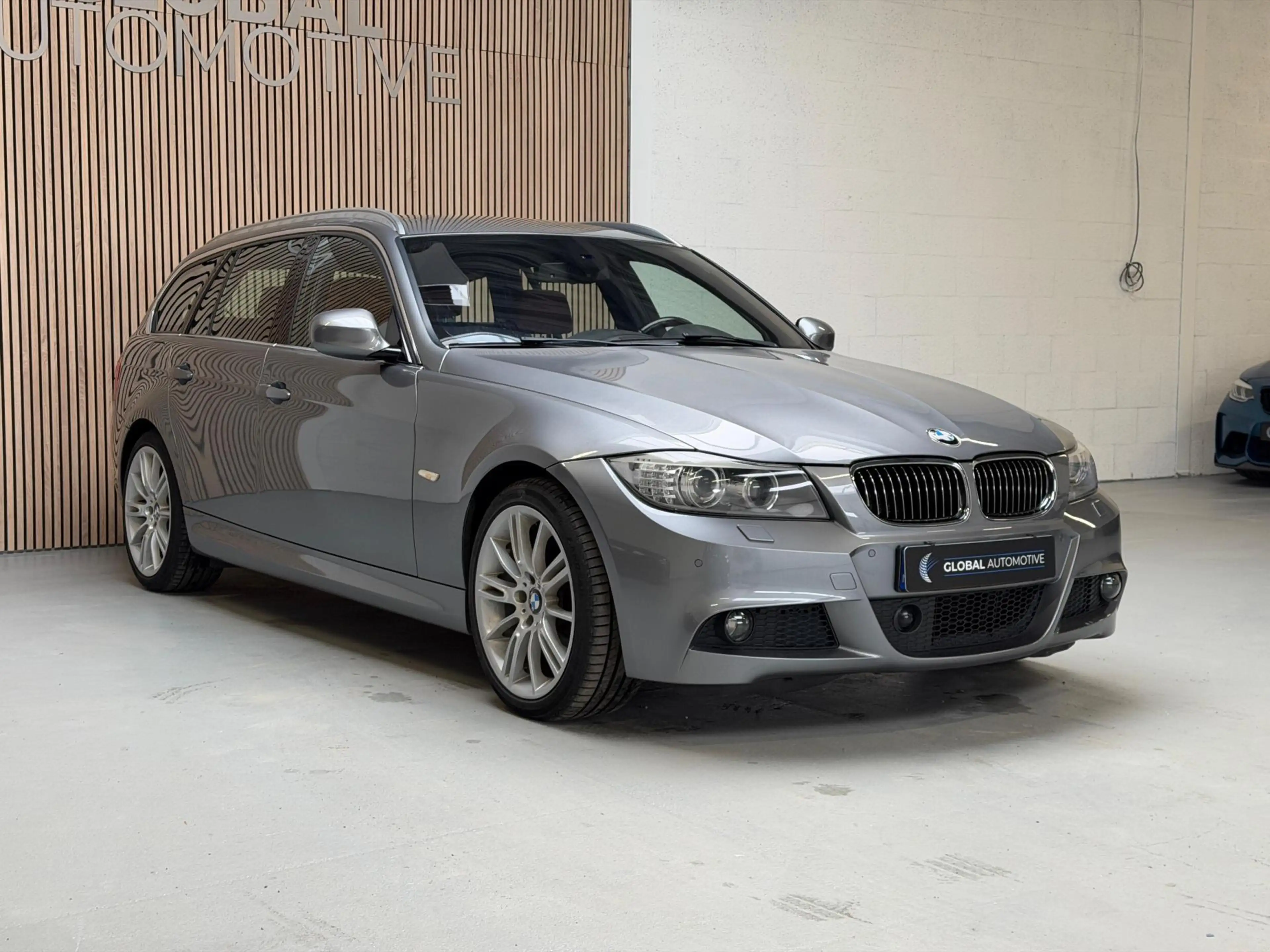 BMW 325 3-serie Touring 325xi LCI - 6 CILINDER - AUTOMAAT — photo 2