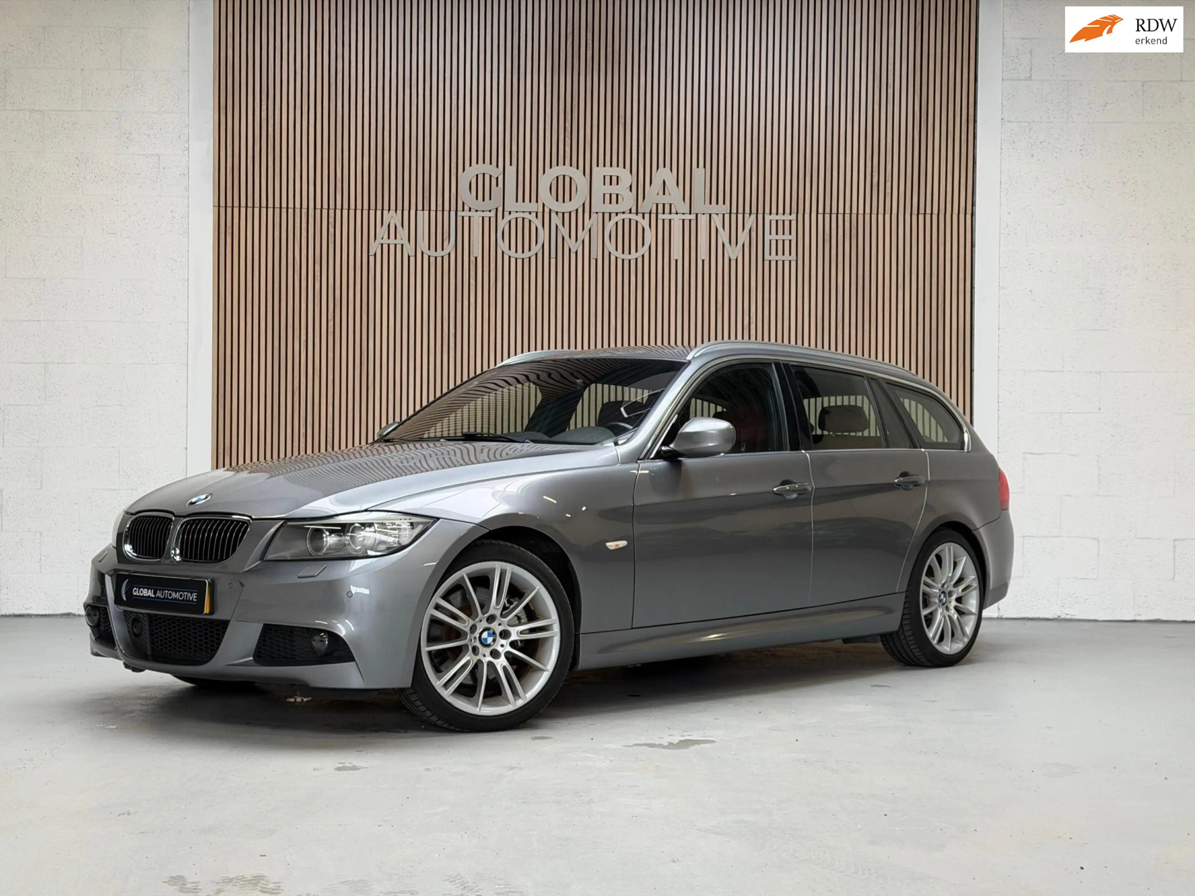 BMW 325 3-serie Touring 325xi LCI - 6 CILINDER - AUTOMAAT