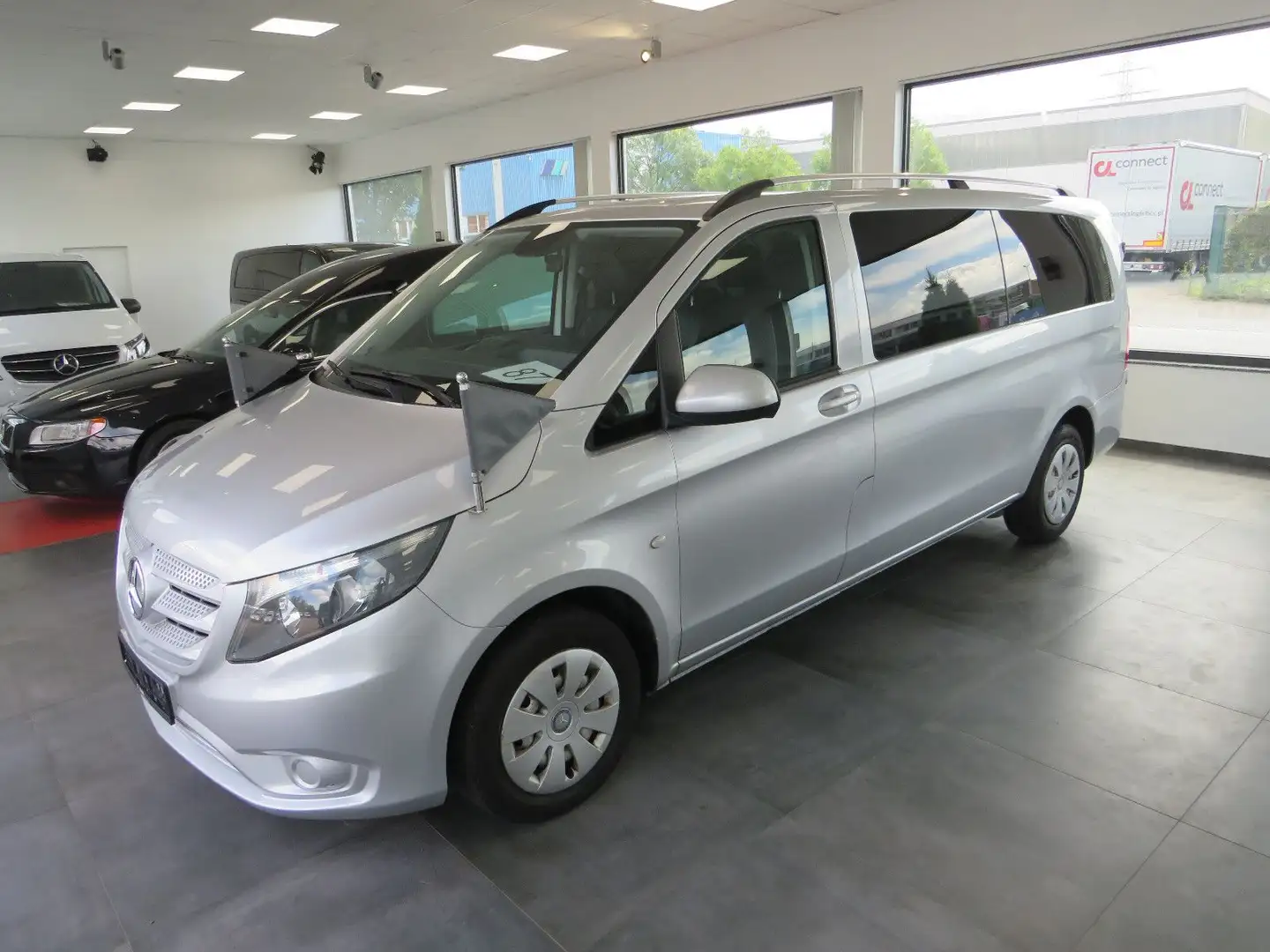 Mercedes-Benz Vito Instra Bestattungswagen / Leichenwagen Zilver - 1