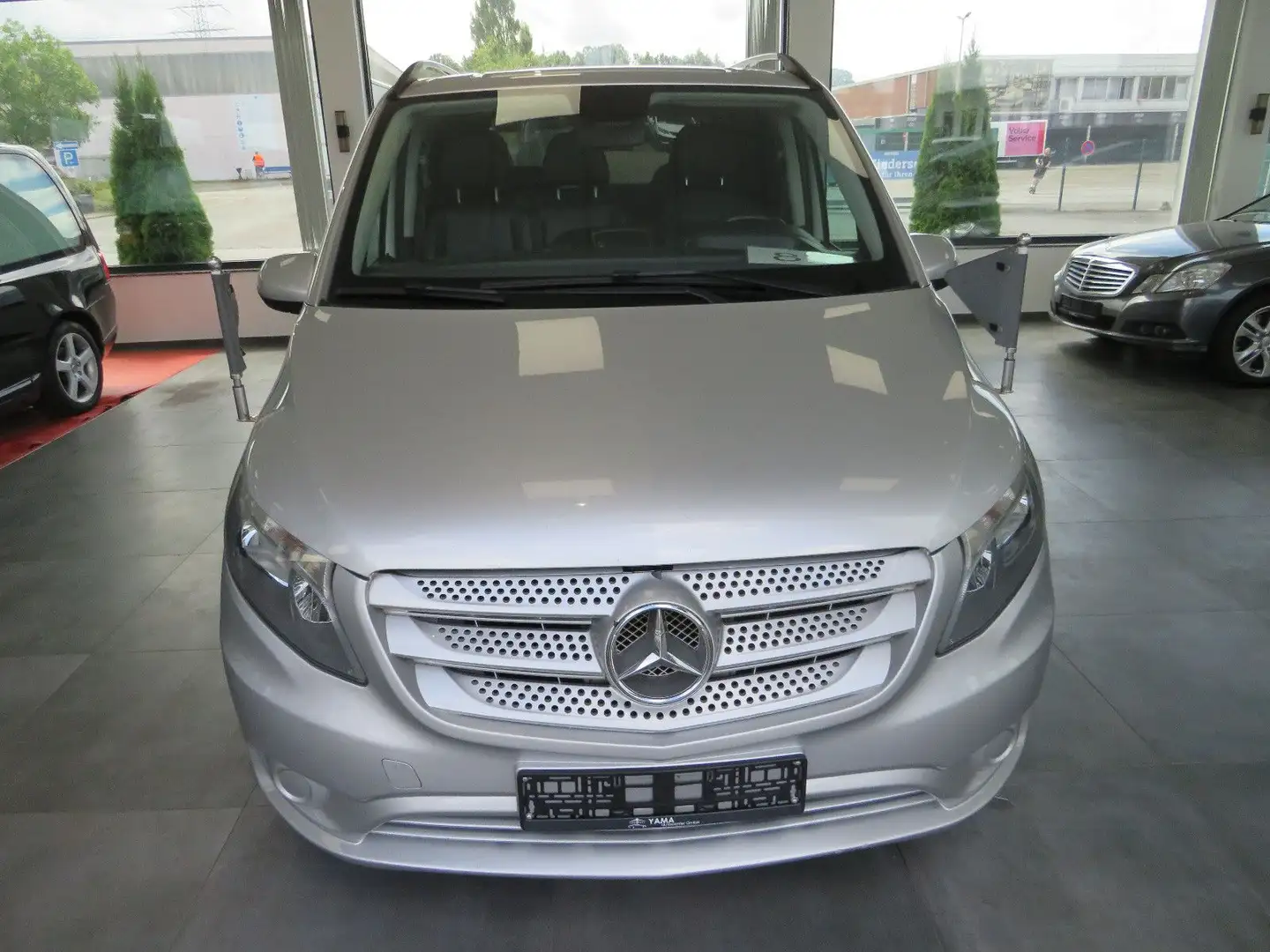 Mercedes-Benz Vito Instra Bestattungswagen / Leichenwagen Zilver - 2