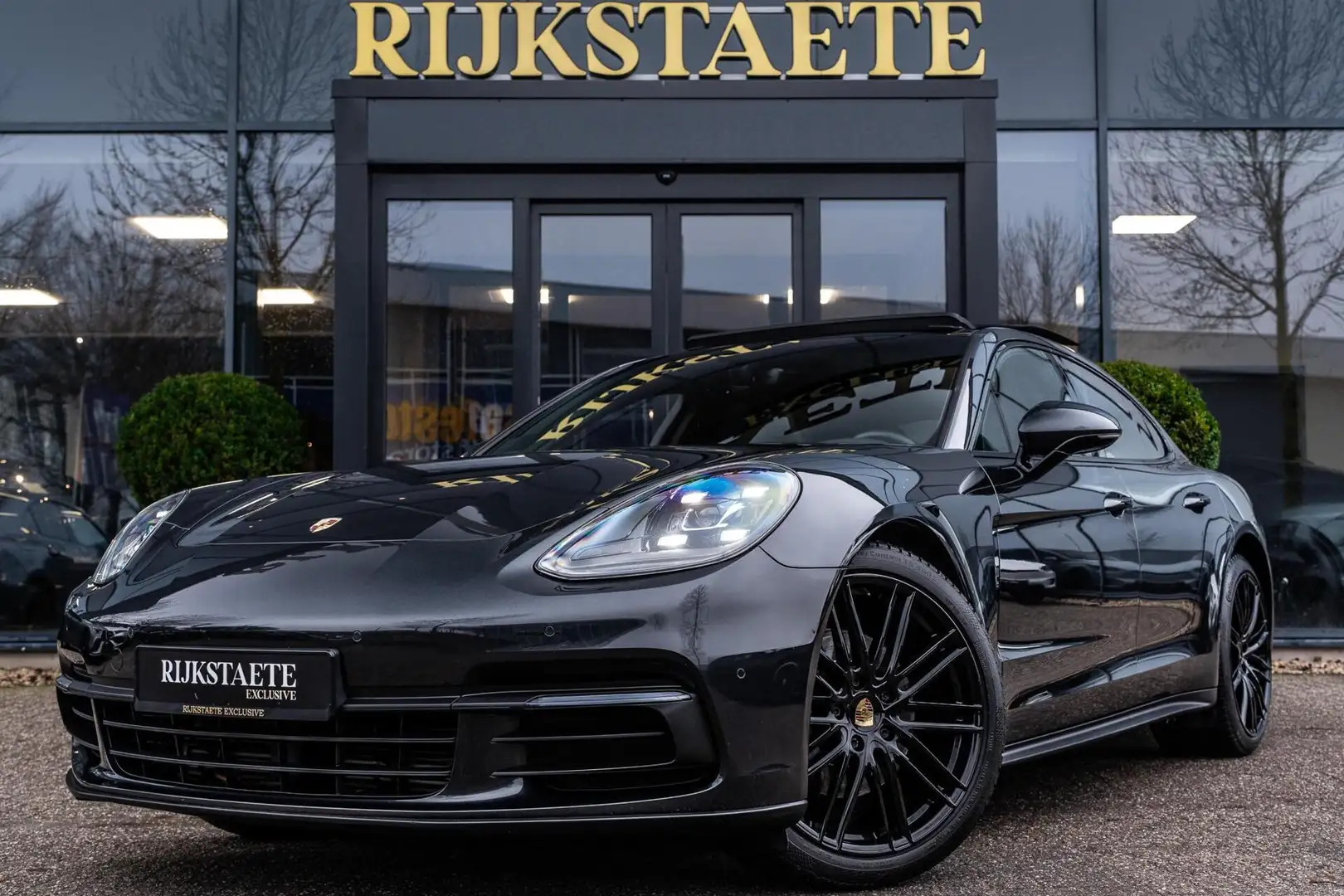 Porsche Panamera 3.0 4|PANO|BOSE|21''|ACC|MEMORY|KEYLESS Grau - 1