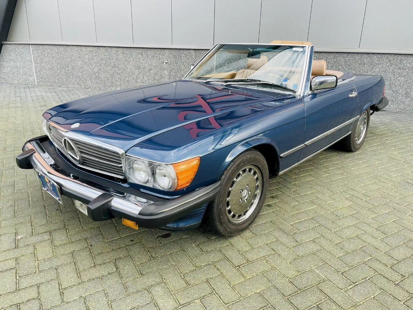 Mercedes-Benz SL 560 W107 Cabriolet Blau - 2