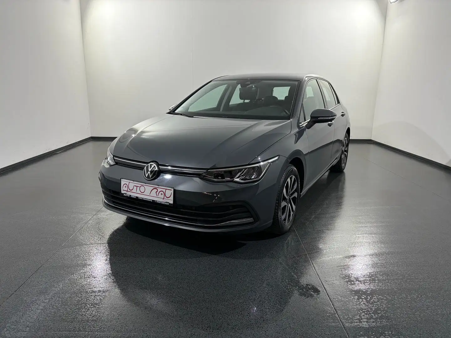 Volkswagen Golf 8 Lim. 1.5 TSI Active *LED*AHK*NAVI*PDC* Grau - 2