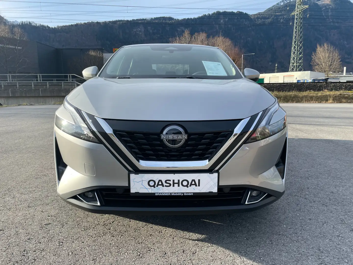 Nissan Qashqai 1,5 VC-T e-POWER Acenta Silber - 1