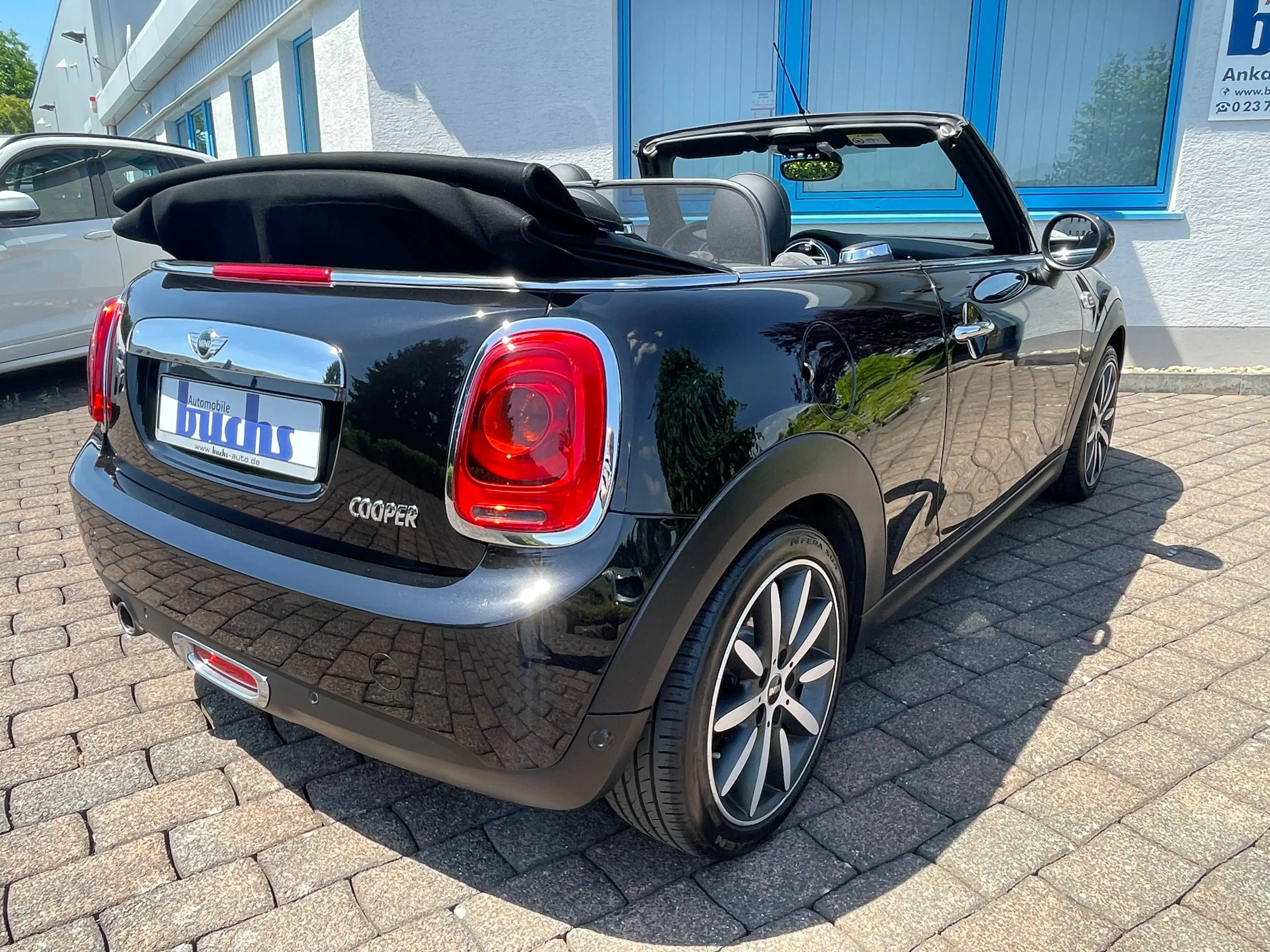 MINI Cooper Cabrio LED Teilleder Sportsitze Navi 17" — photo 9