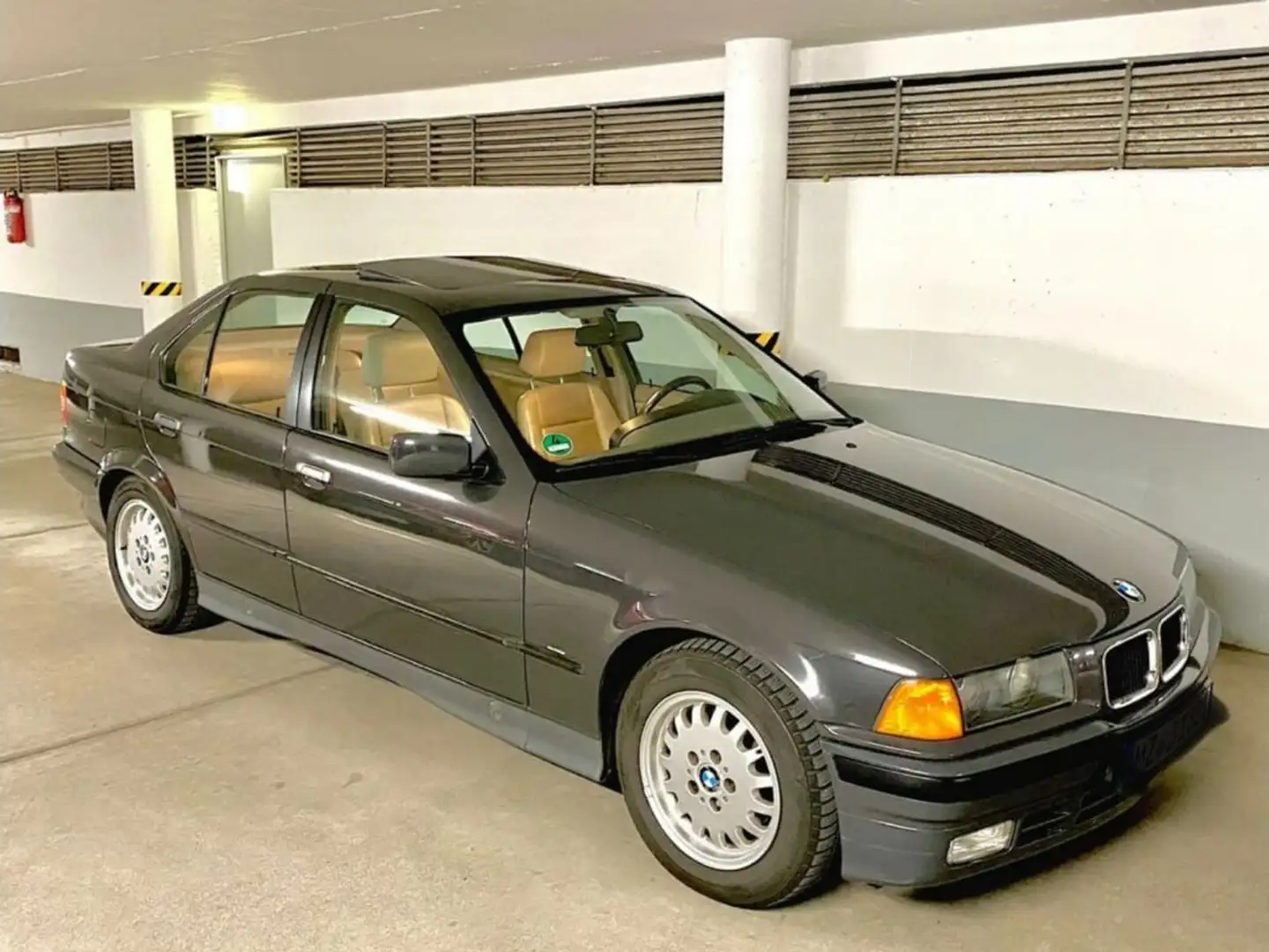 BMW 320 iA - Rarität -IndividualLack *VULKANGRAU* VOLL/ Grau - 2