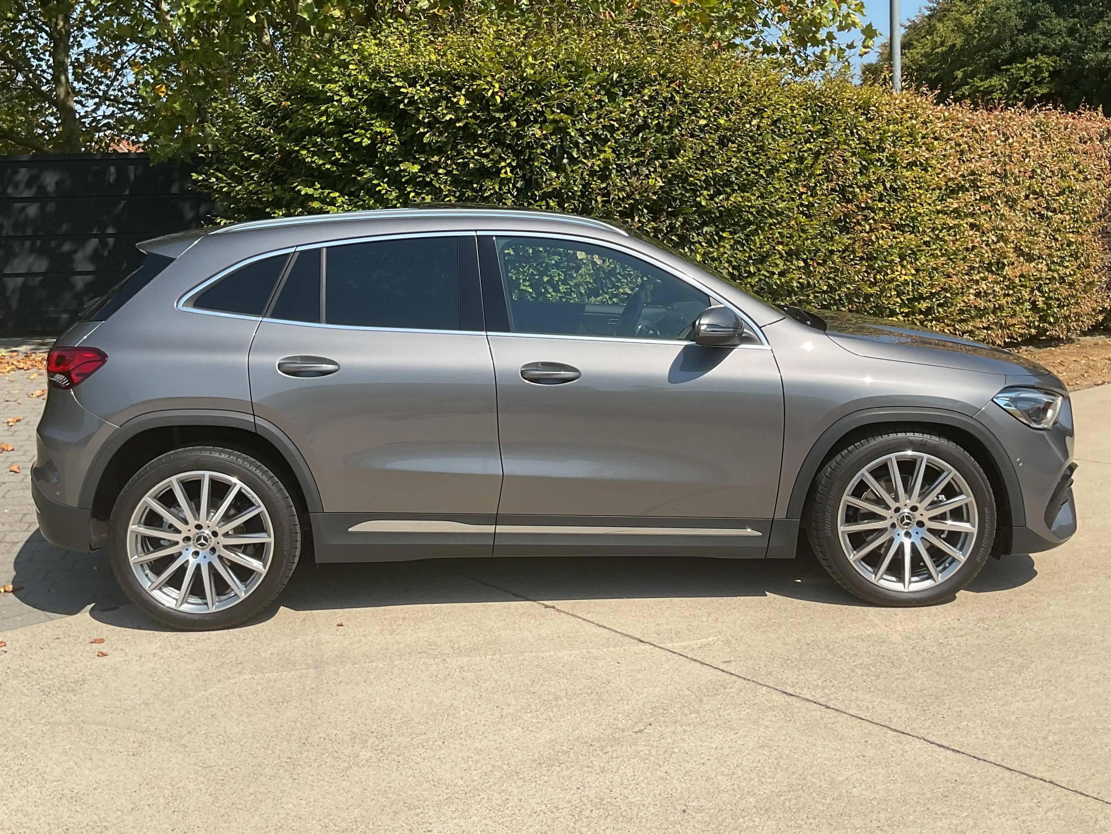 Mercedes-Benz GLA 180 AMG line - Panodak - Sfeerverlichting - Trekhaak - 3j WB — photo 3