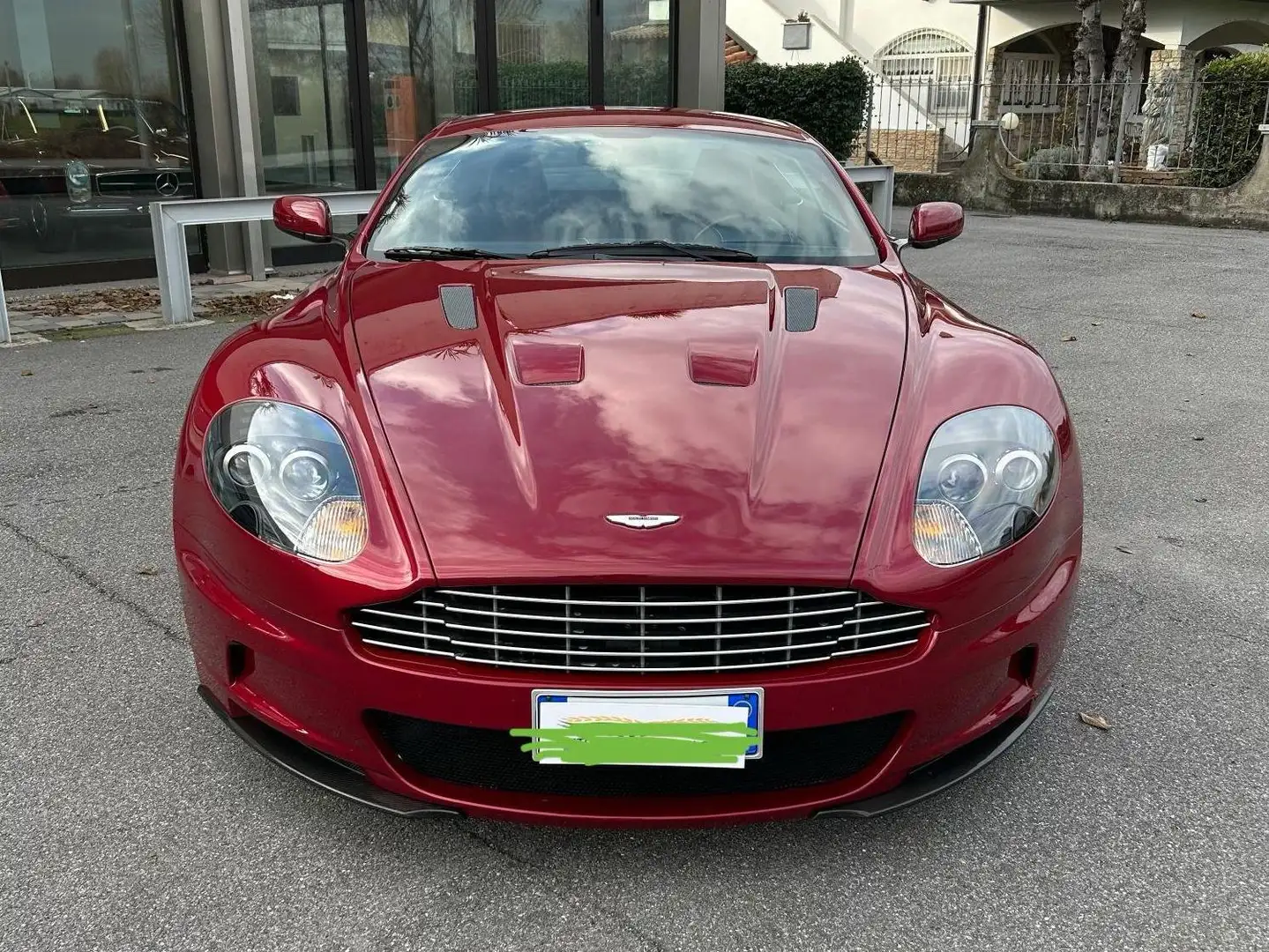 Aston Martin DBS Coupé Rot - 1