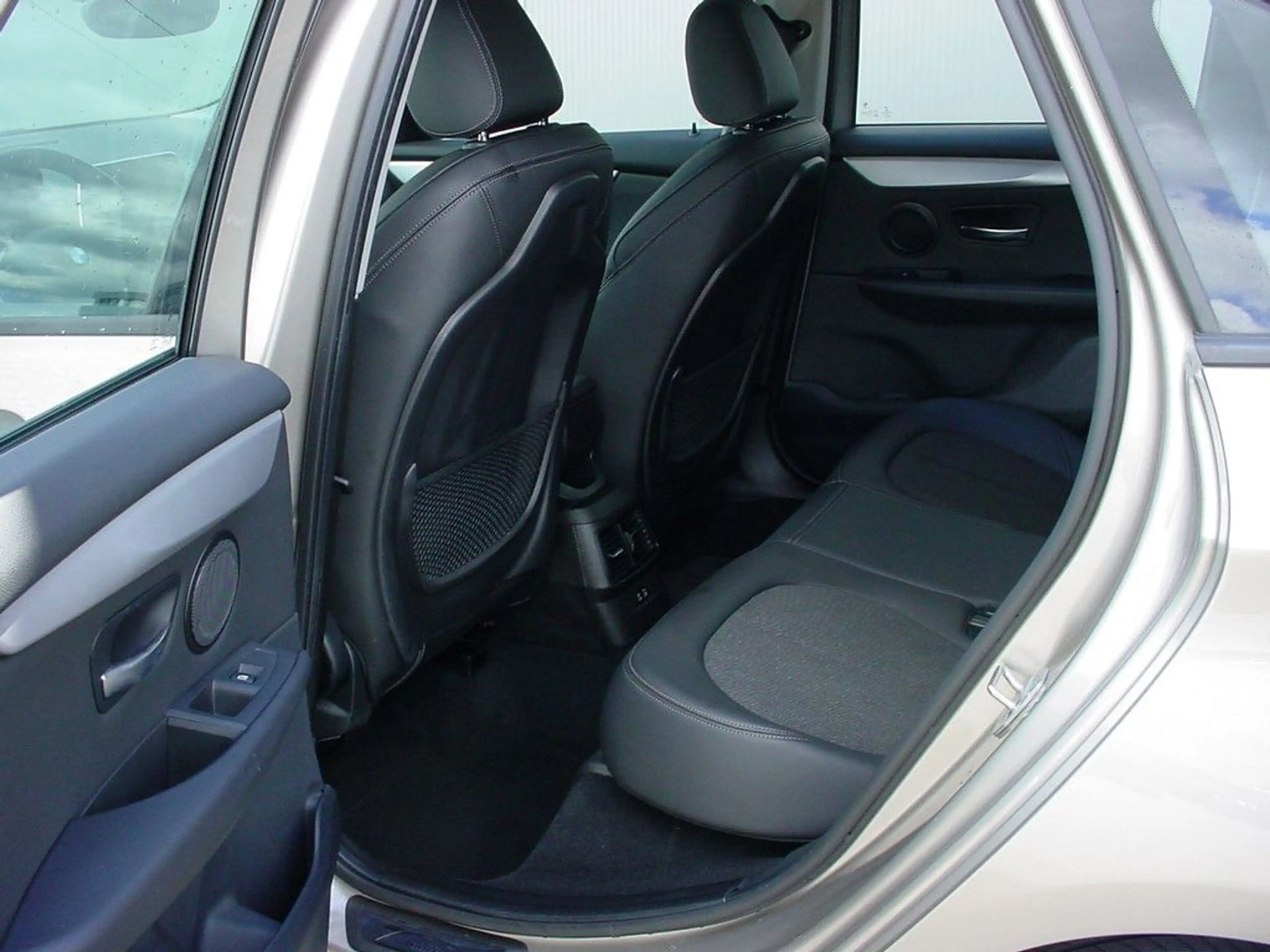 BMW 216 216i*DAB*Sportsitze*Multi*PDC*Lenkradheizung*LED — photo 7