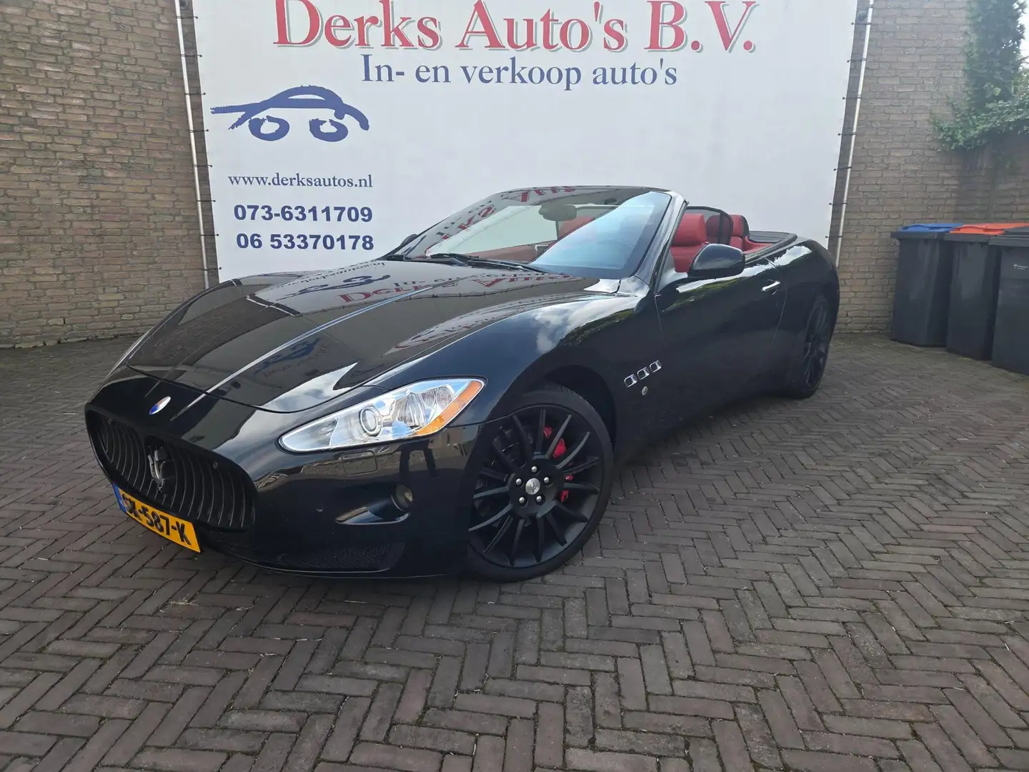 Maserati GranCabrio 4.7 Zwart - 2