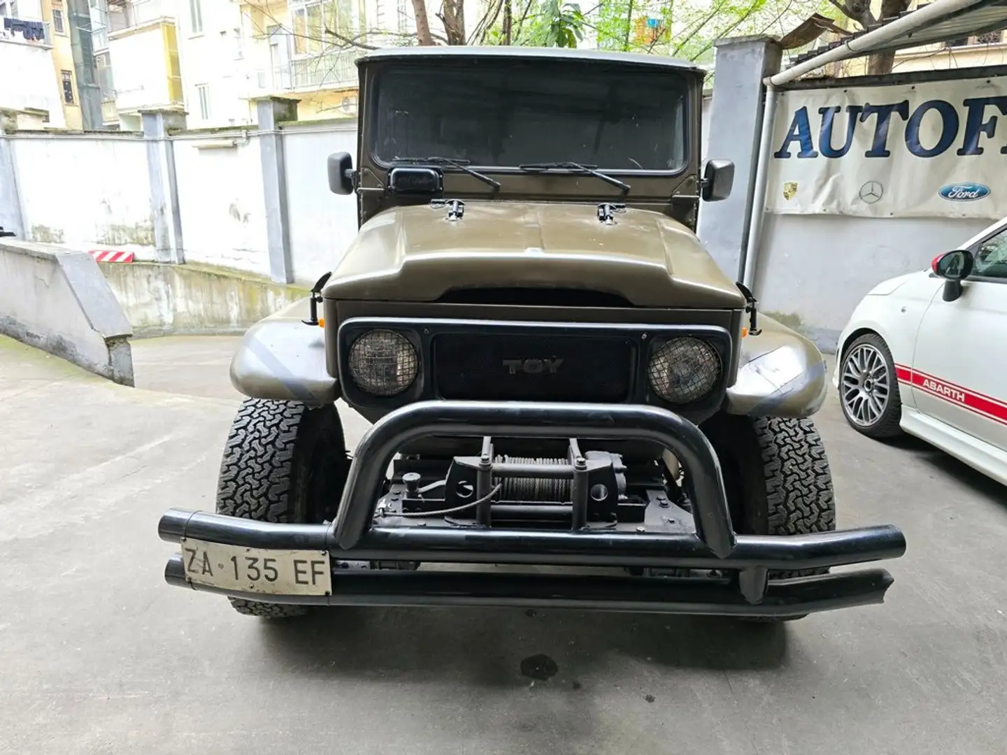 Toyota Land Cruiser BJ 40 3.0D Grau - 2