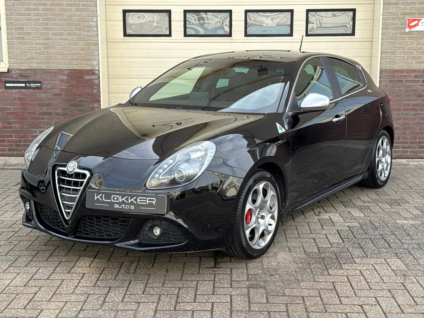 Alfa Romeo Giulietta 1.7 TBi Quadrifoglio Verde 270PK | Nieuwe turbo | Noir - 1