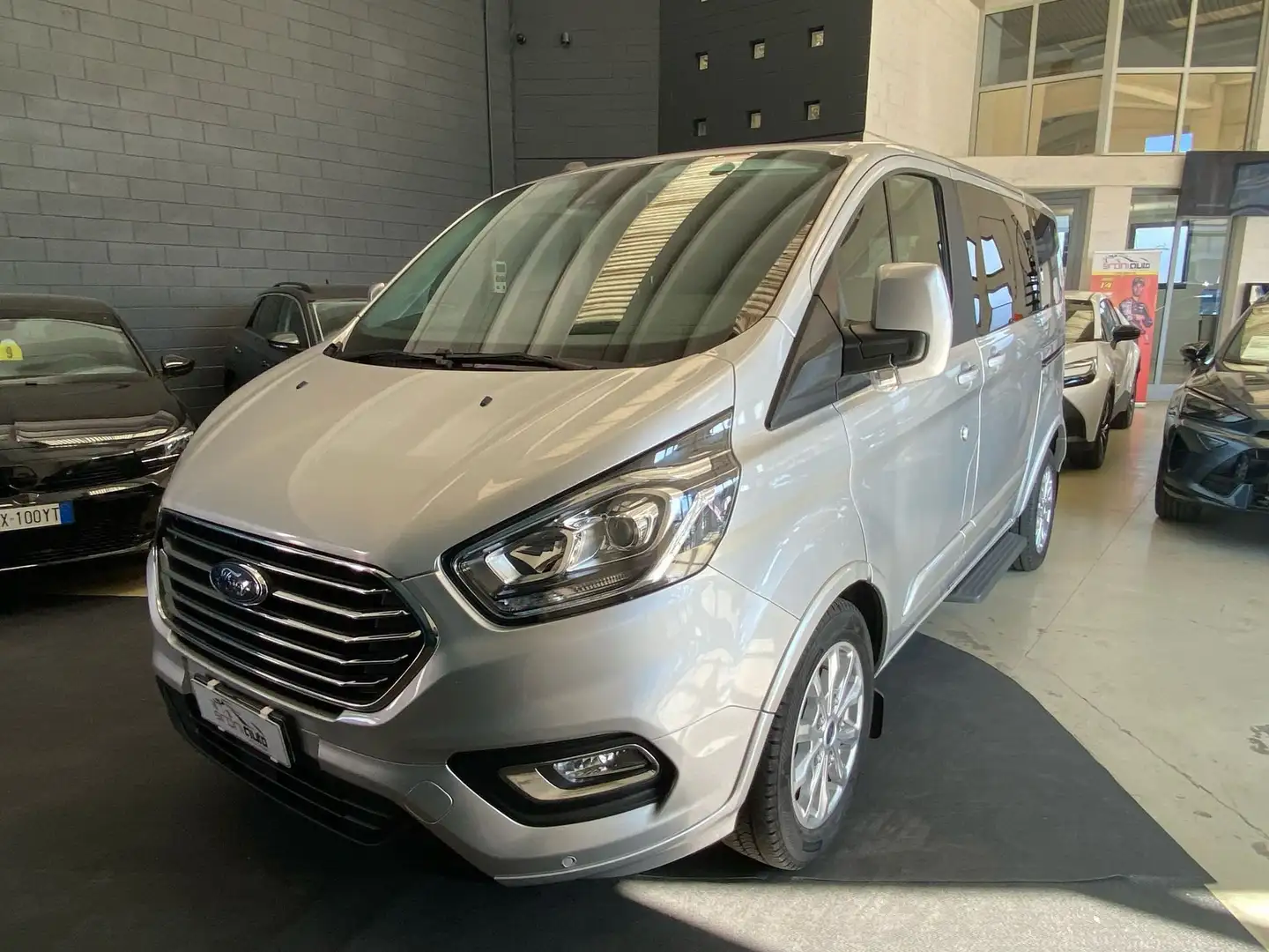 Ford Transit Custom 320 2.0 EcoBlue 130 aut. PC Furgone Titanium Grigio - 1