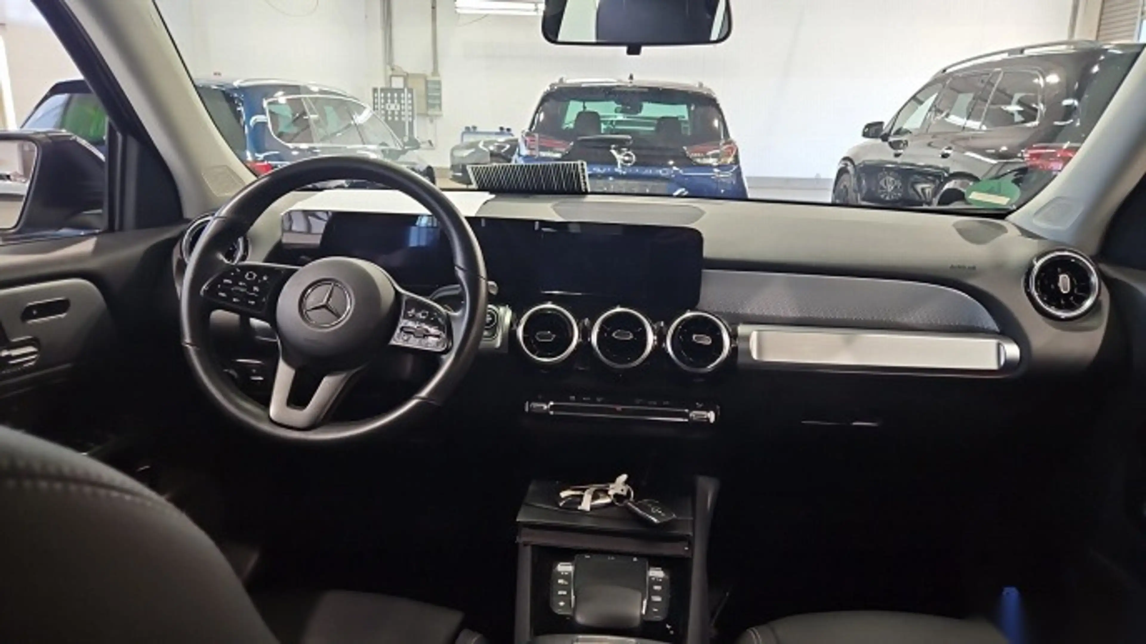 Mercedes-Benz GLB 200 GLB 200 NAVI KLIMAAUT LED RADIO TEMPO MFL SHZ VC AHK KAMERA T-Leder RFK — photo 5