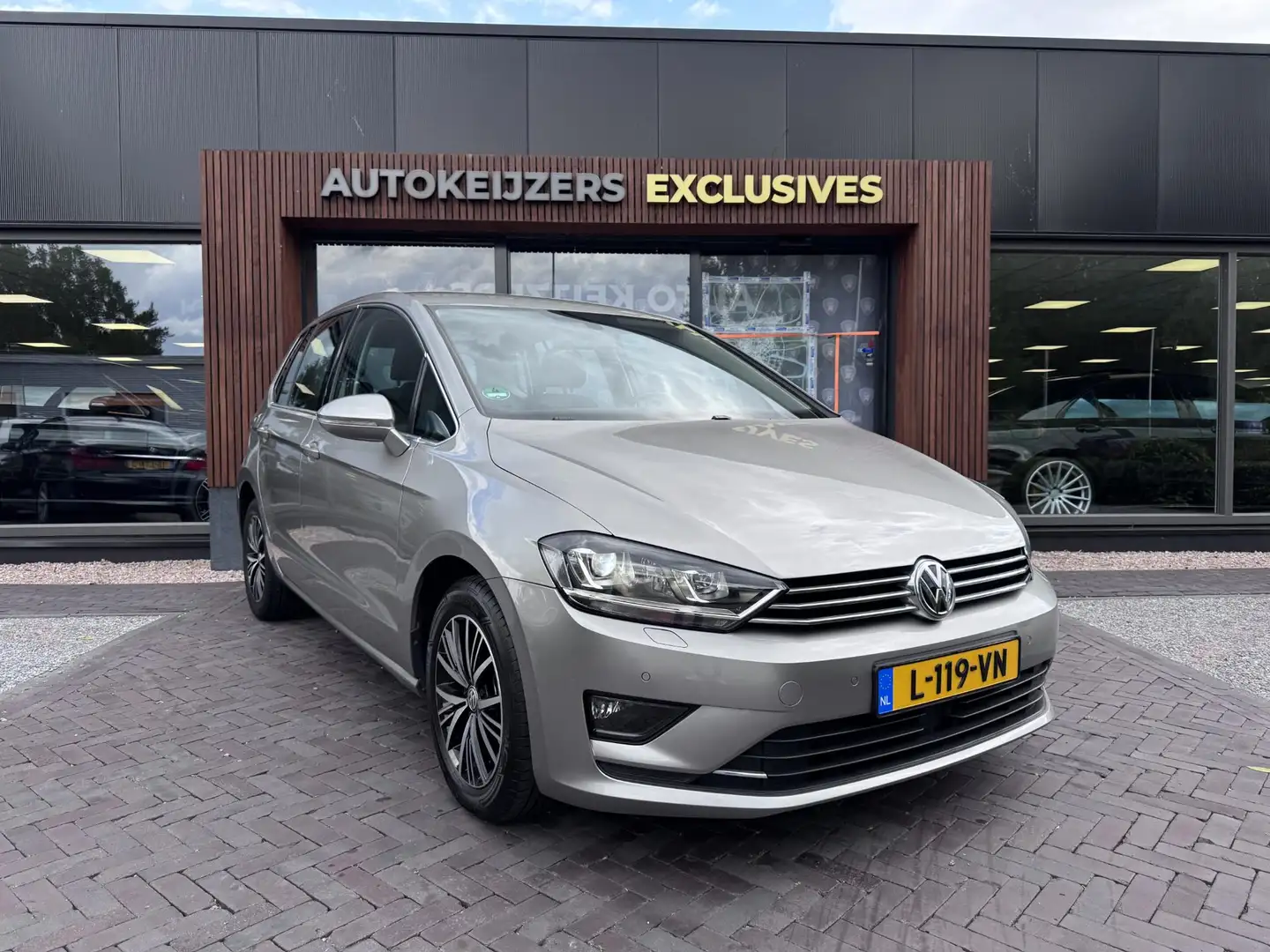 Volkswagen Golf Sportsvan 1.4 TSI Highline Clima Stoelverwarming PDC 16"LM Grijs - 1