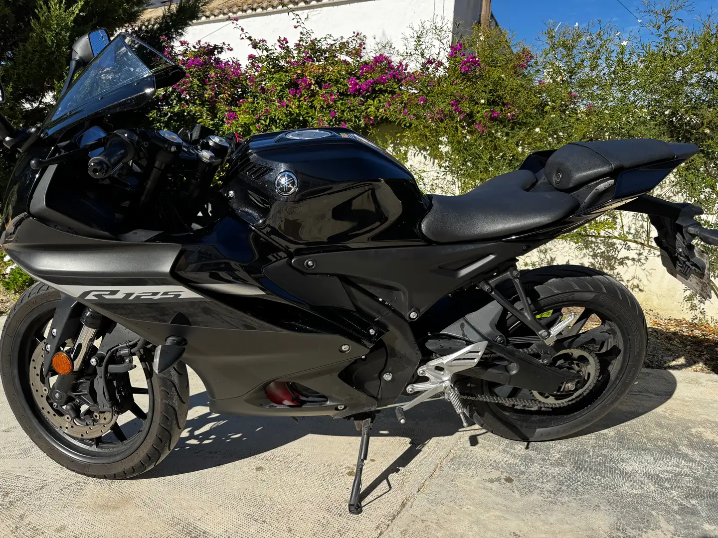 Yamaha YZF-R125 Negro - 1
