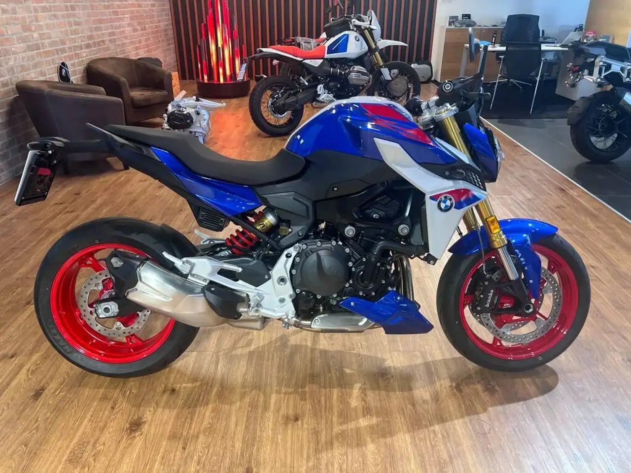 BMW F 900 R