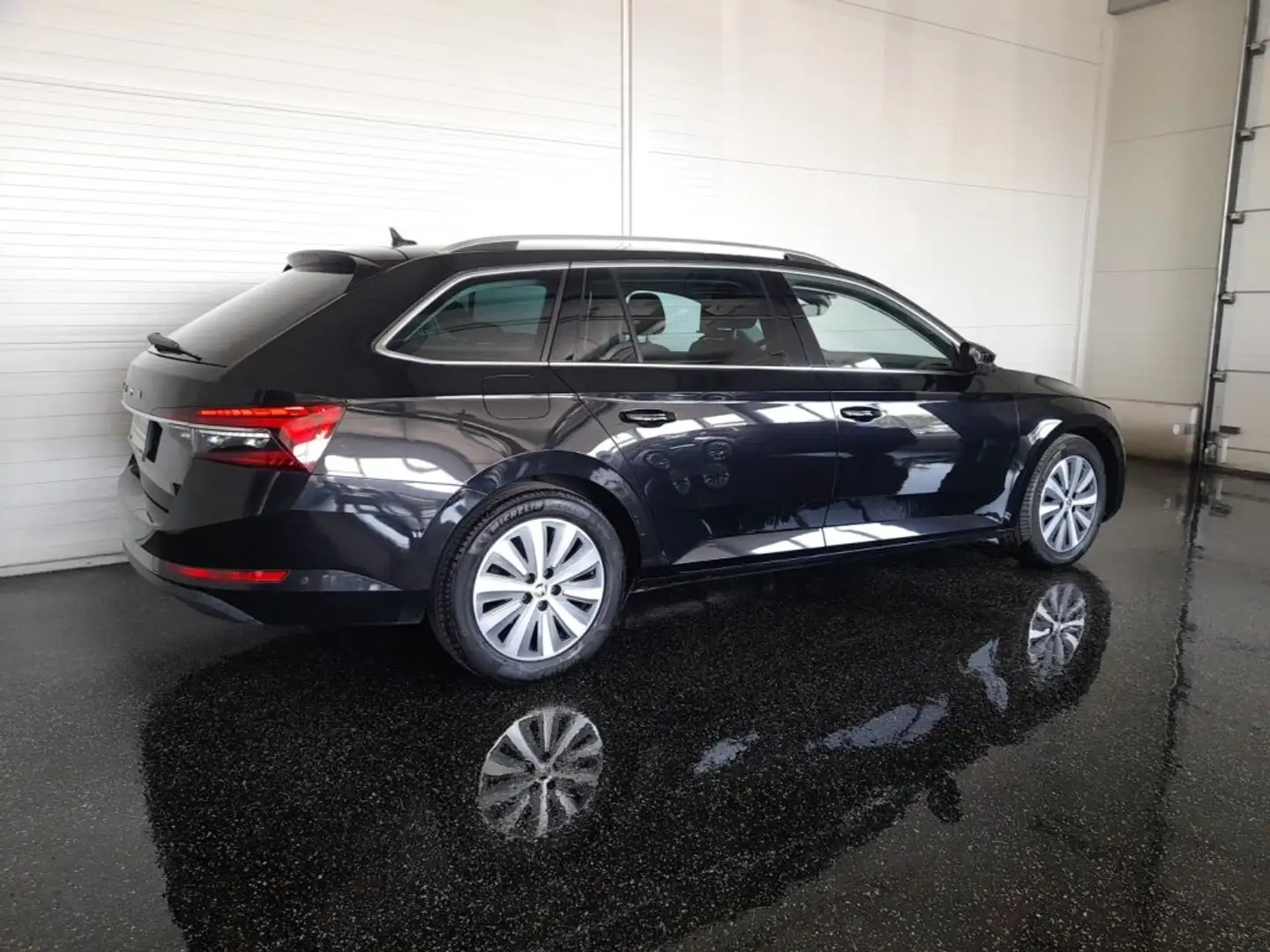 Skoda Superb Combi STYLE 2,0 TDI DSG *STANDHZG / MATRIX-LED / VIRTUELL / NAVI / AHV & 360°KAMERA / ACC / MEMORY SPORTSITZE* Schwarz - 2