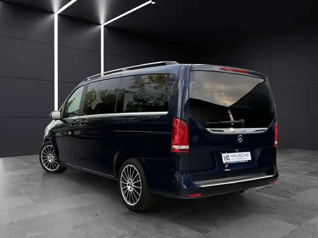 Mercedes-Benz V-Class view 3