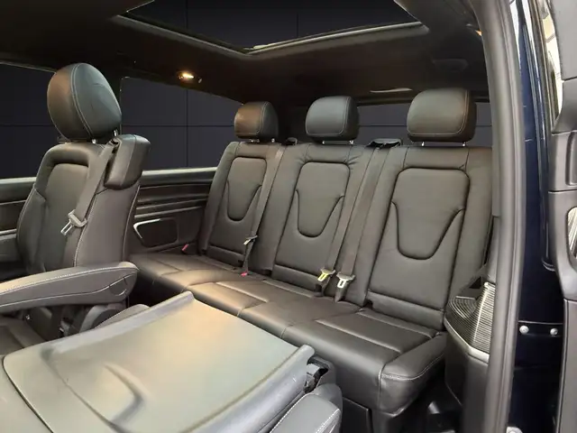 Mercedes-Benz V-Class view 11