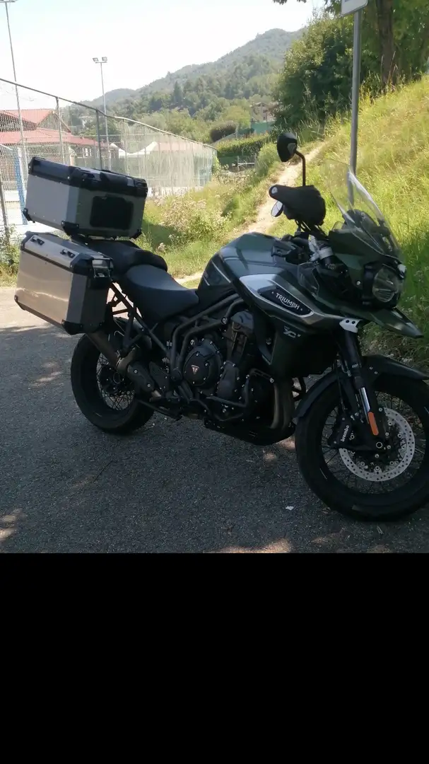 Triumph Tiger 1200 set 3 valigie e terminale Akrapovic Zöld - 1
