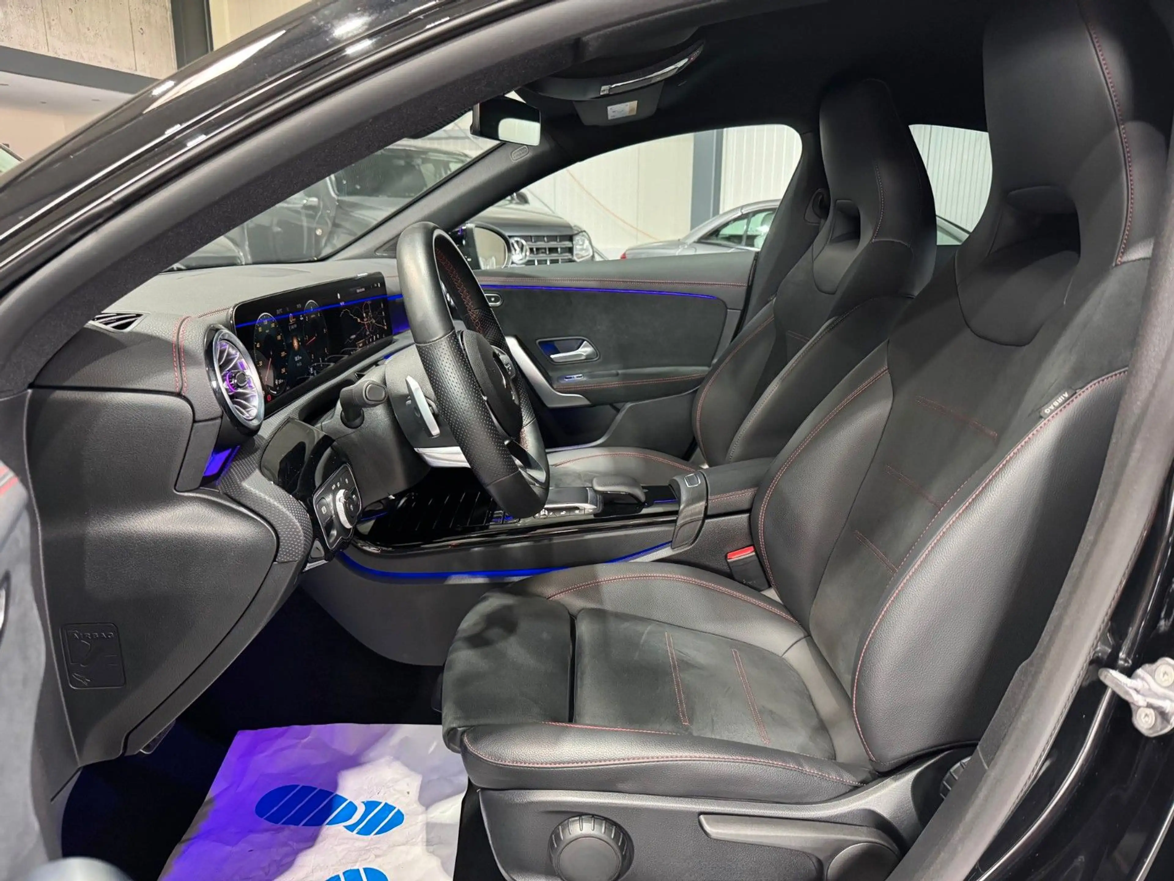 Mercedes-Benz CLA 220 d /AMG/AHK/SHZ/LED/NAVI/SPURH/RFK — photo 8