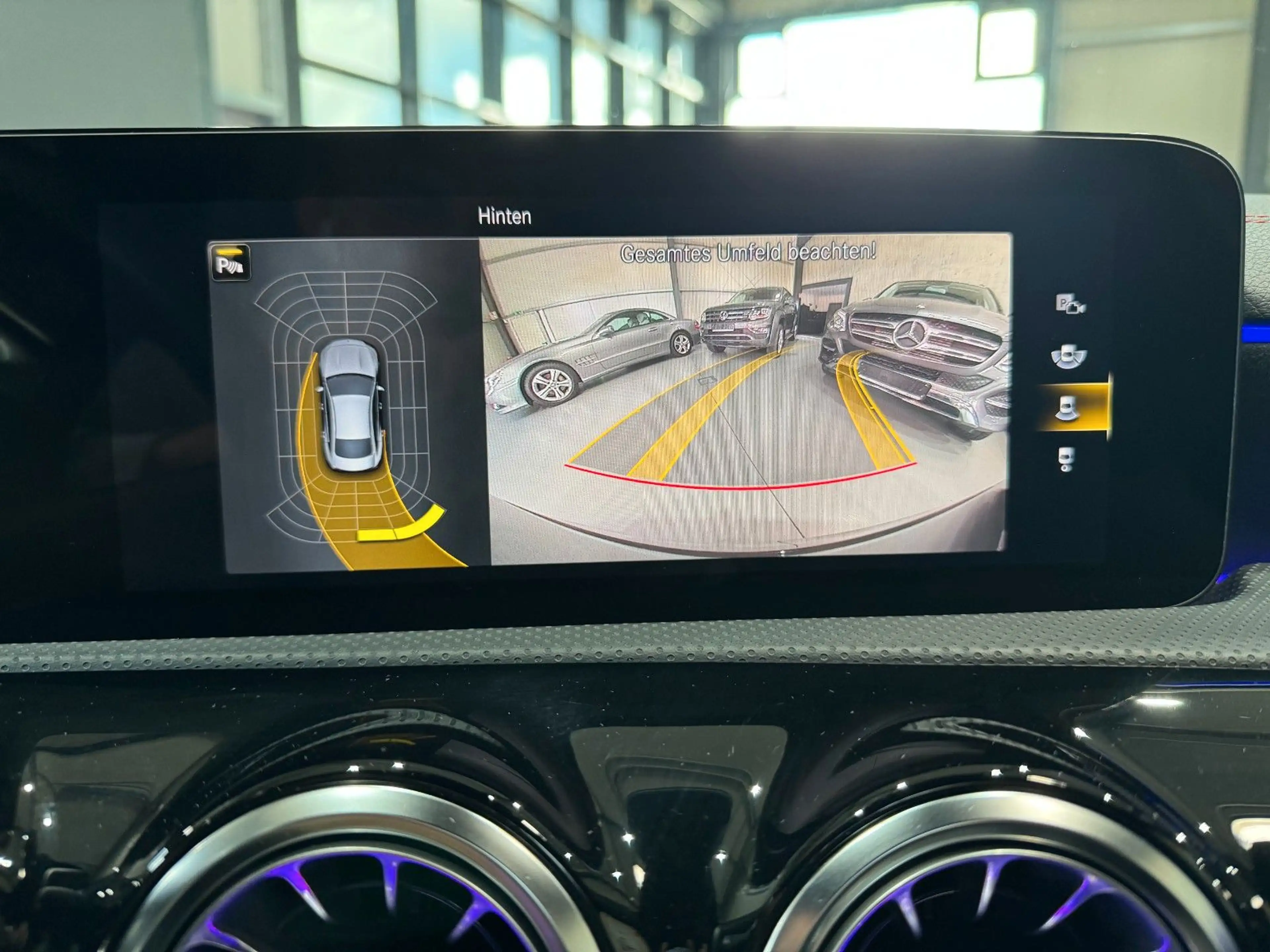 Mercedes-Benz CLA 220 d /AMG/AHK/SHZ/LED/NAVI/SPURH/RFK — photo 11