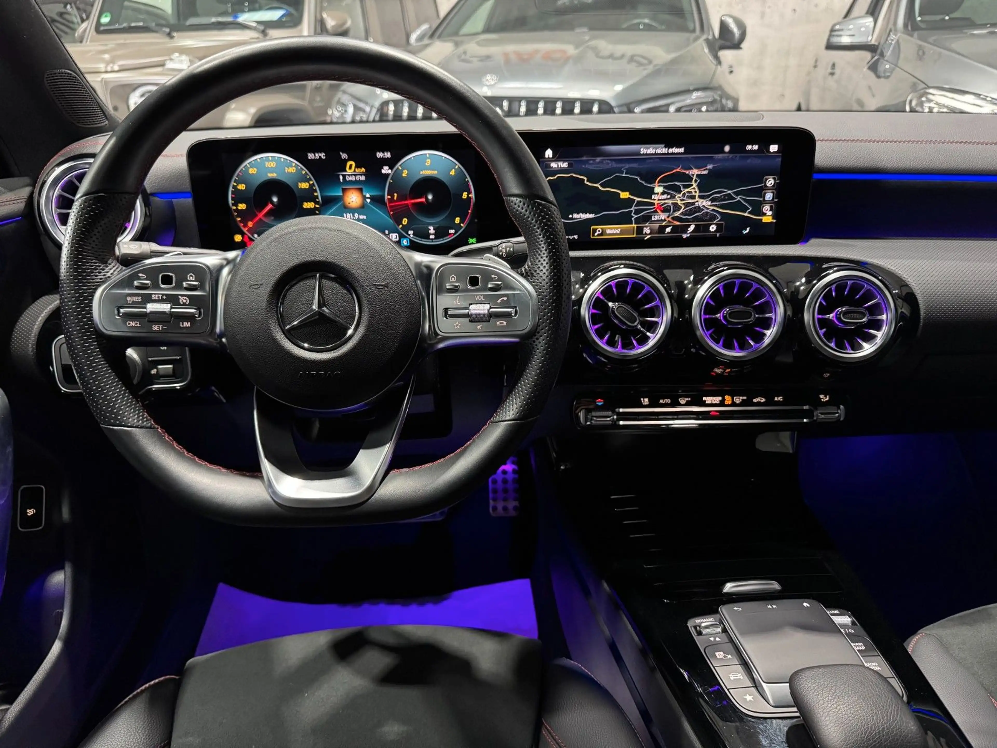 Mercedes-Benz CLA 220 d /AMG/AHK/SHZ/LED/NAVI/SPURH/RFK — photo 10