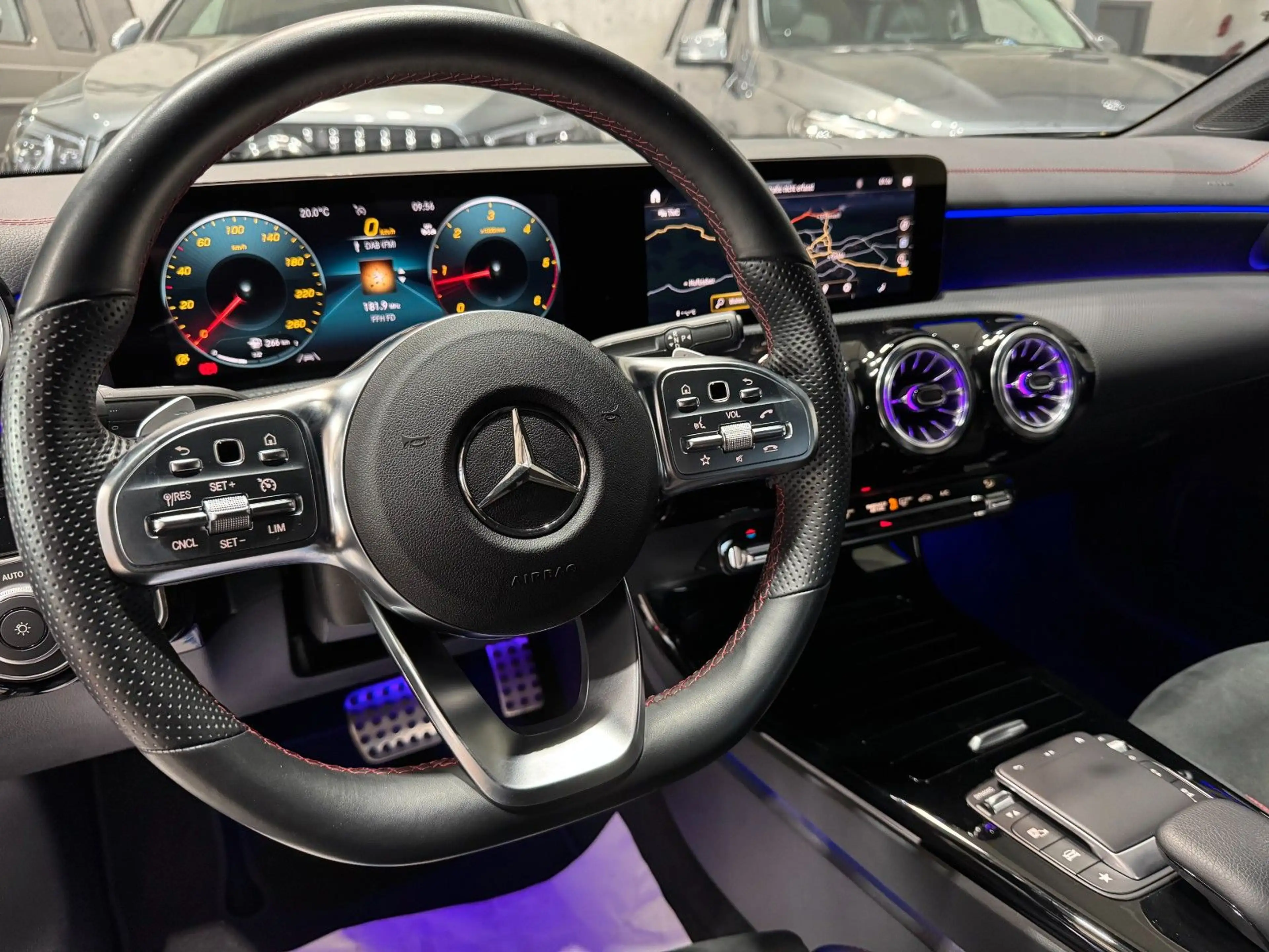Mercedes-Benz CLA 220 d /AMG/AHK/SHZ/LED/NAVI/SPURH/RFK — photo 9