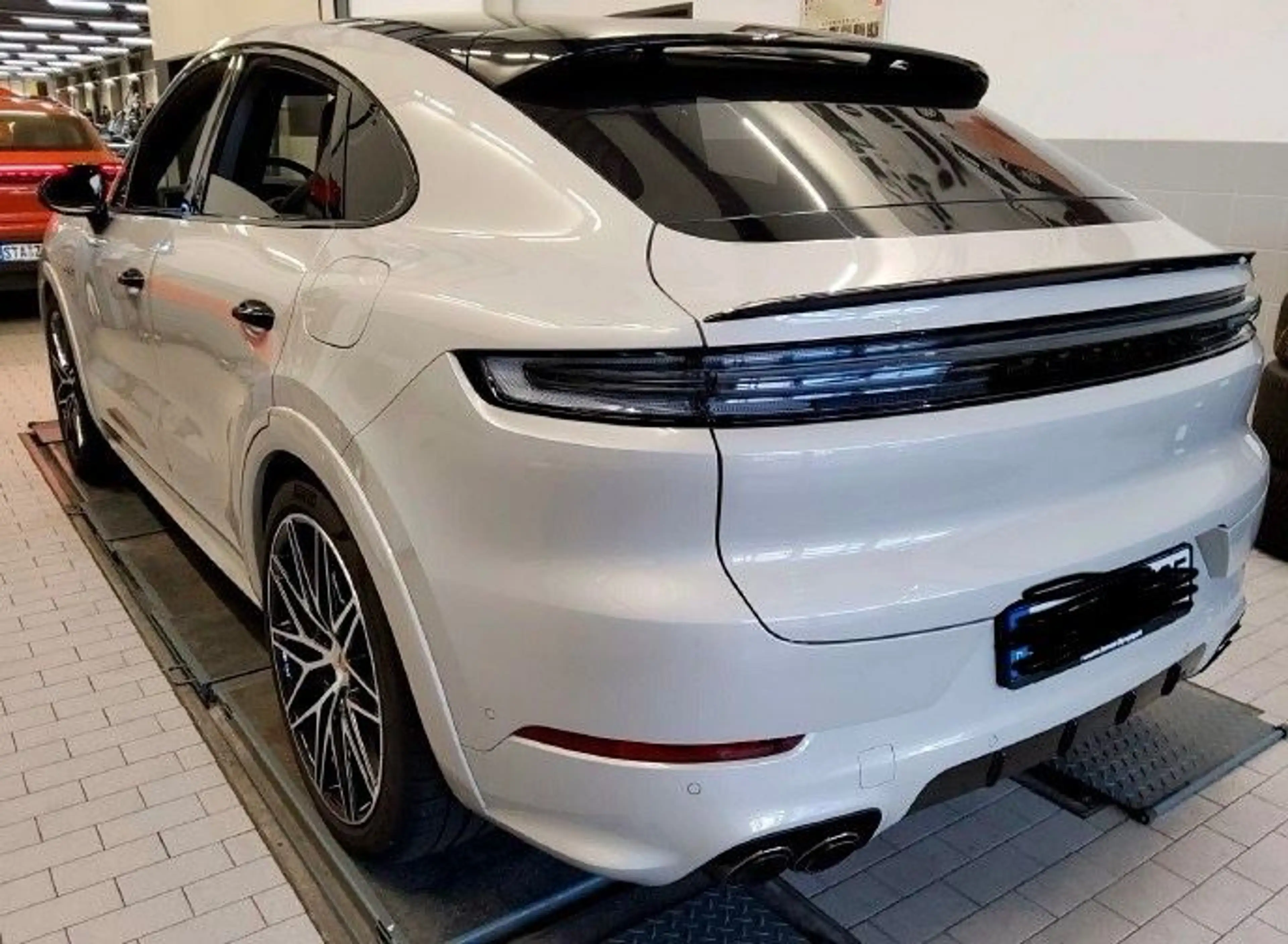 Porsche Cayenne E-Hybrid Coupé SpDes Burmes Inno 22" AHK — photo 4