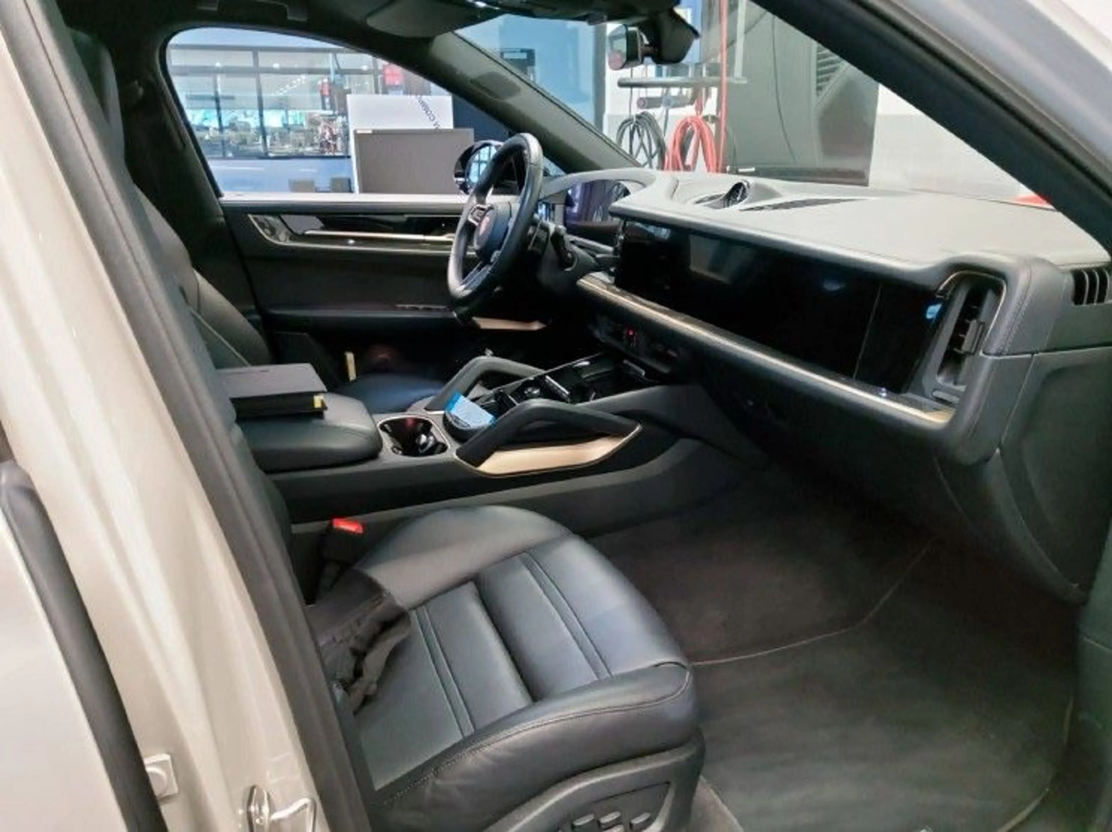 Porsche Cayenne E-Hybrid Coupé SpDes Burmes Inno 22" AHK — photo 5