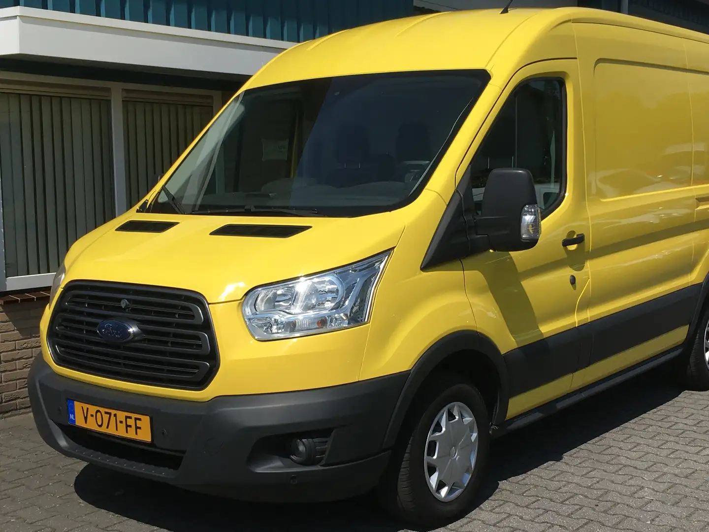 Ford Transit 290 2.0 TDCI L2H2 Trend Euro 6 Geel - 2