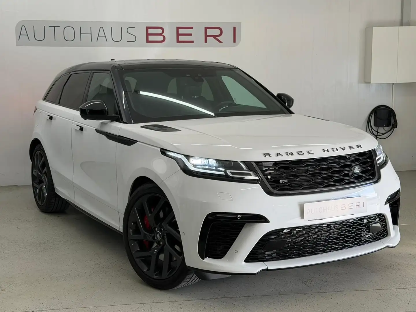 Land Rover Range Rover Velar SV Dynamic Edition*22 Zoll Weiß - 1