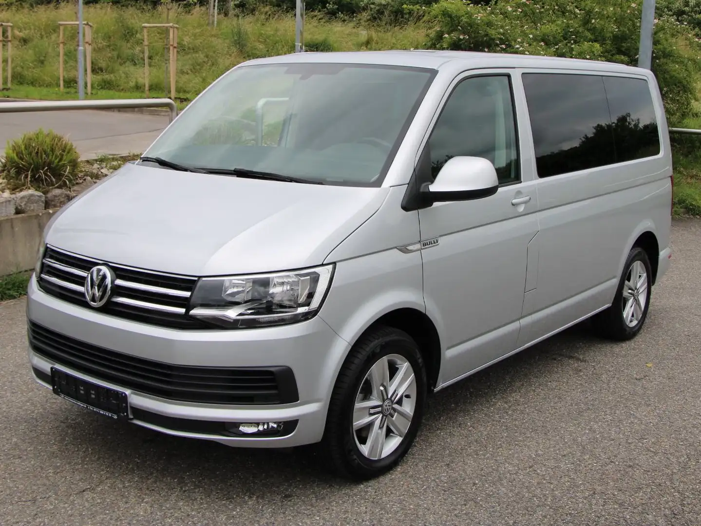 Volkswagen T6 Multivan TDI Comfortline DSG 150 PS /55400 KM / AHK Grau - 1