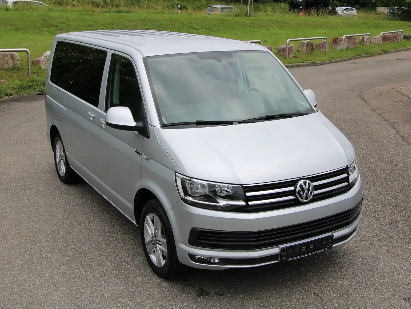 Volkswagen T6 Multivan TDI Comfortline DSG 150 PS /55400 KM / AHK Grau - 2