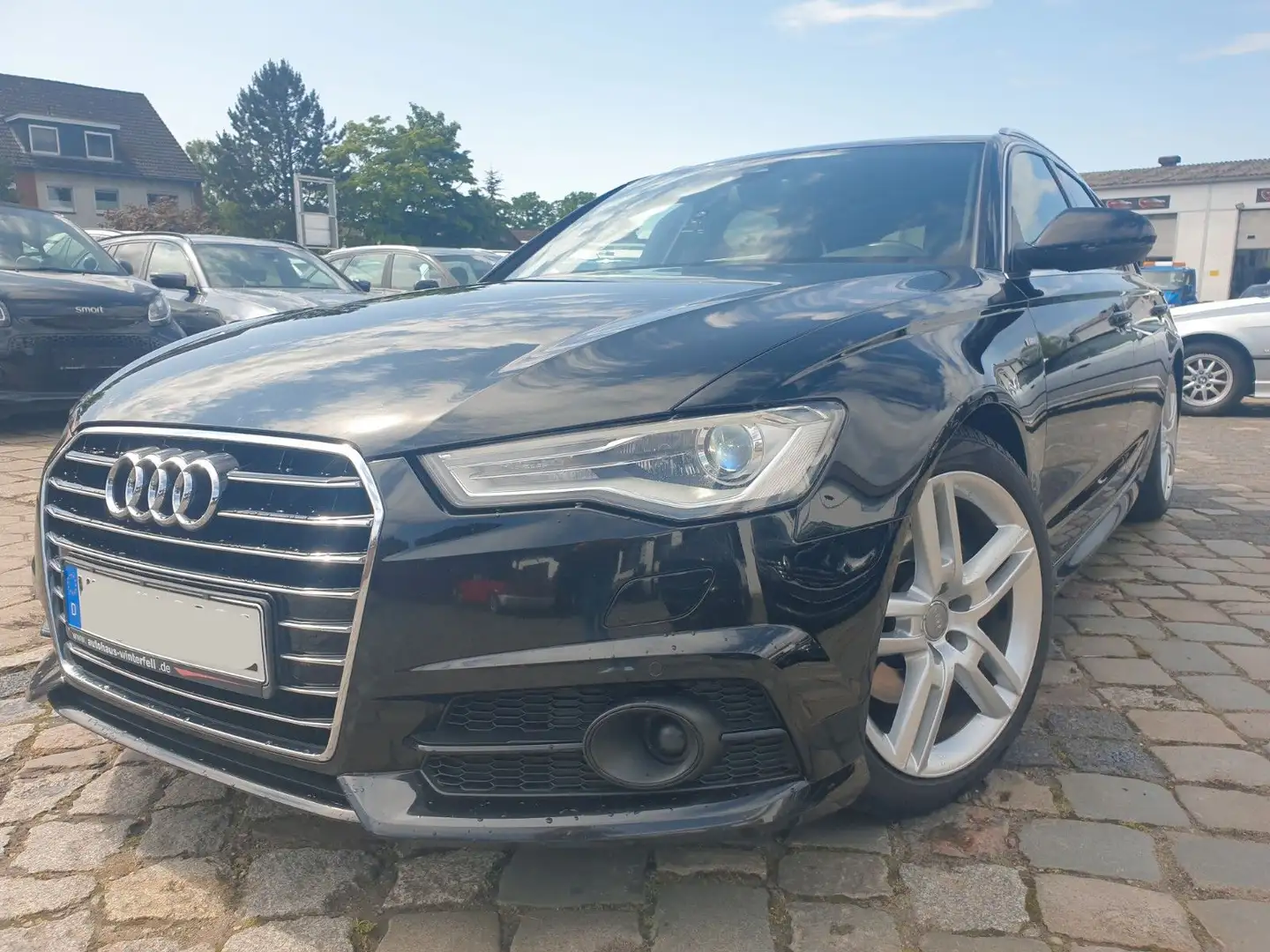 Audi A6 Avant 2.0 TDI ultra*AHK*SHZ*Kamera*Bi-Xenon Noir - 1