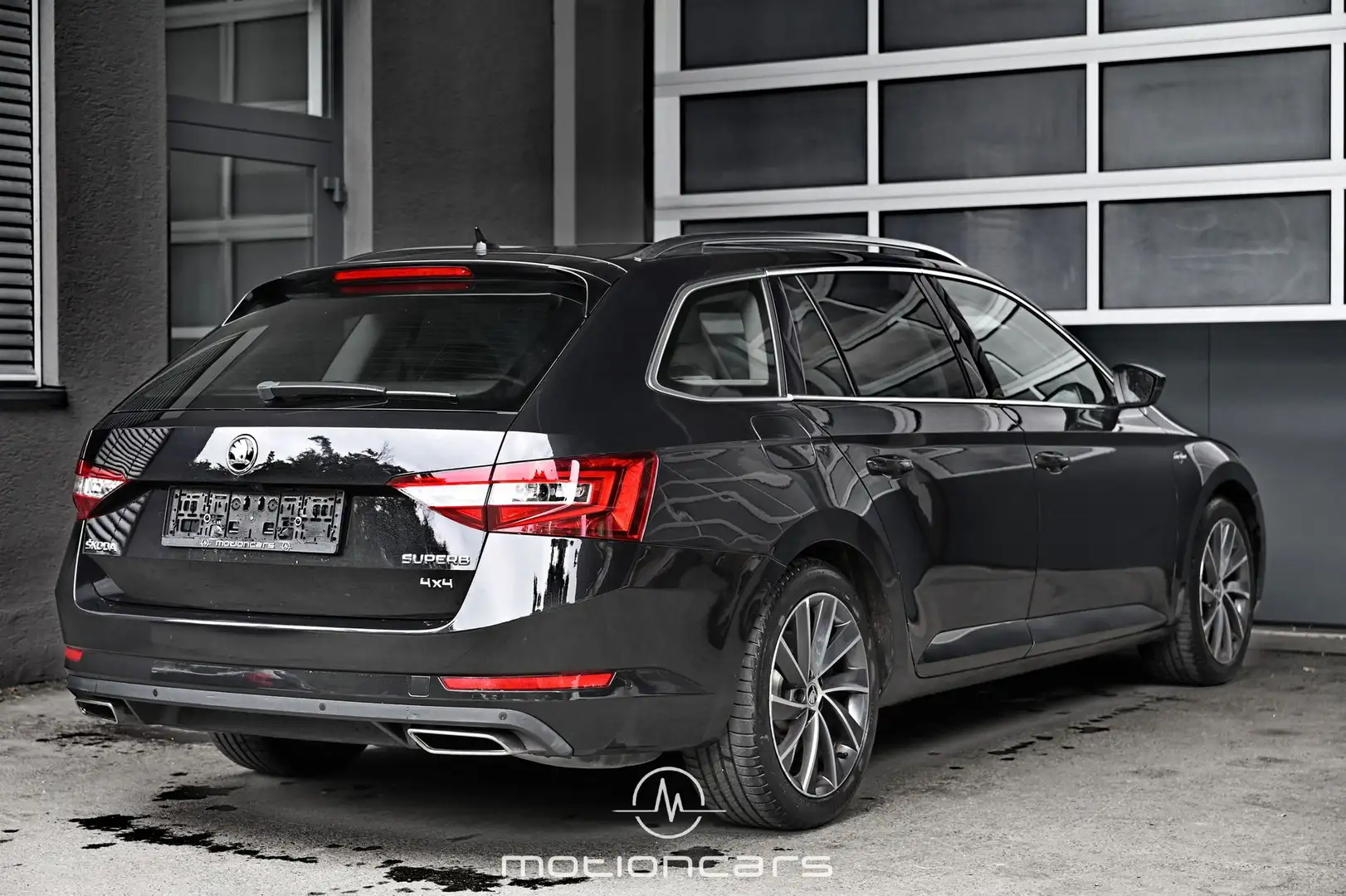 Skoda Superb 2.0 TSI L&K 4x4 Green tec Pickerl NEU Schwarz - 2