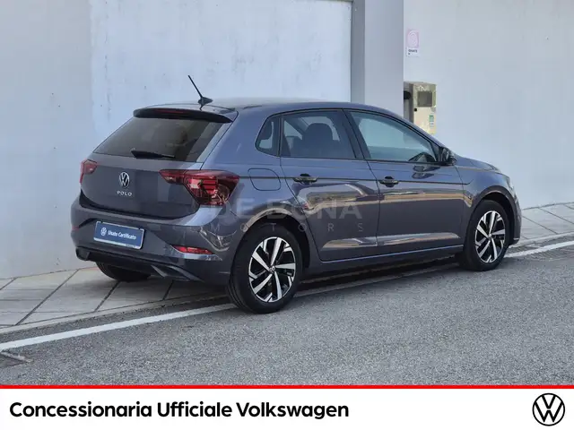Volkswagen Polo view 4