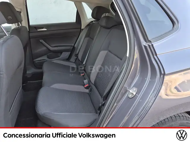 Volkswagen Polo view 8