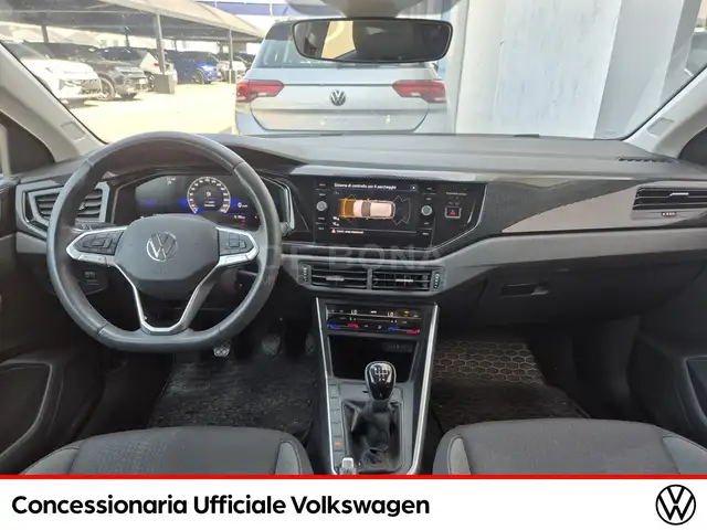 Volkswagen Polo view 9