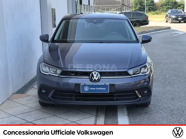 Volkswagen Polo view 2