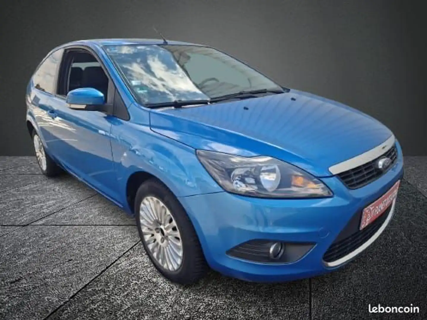 Ford Focus 2.0 TDci 110 Titanium 1ère Main Automatique Bleu - 2