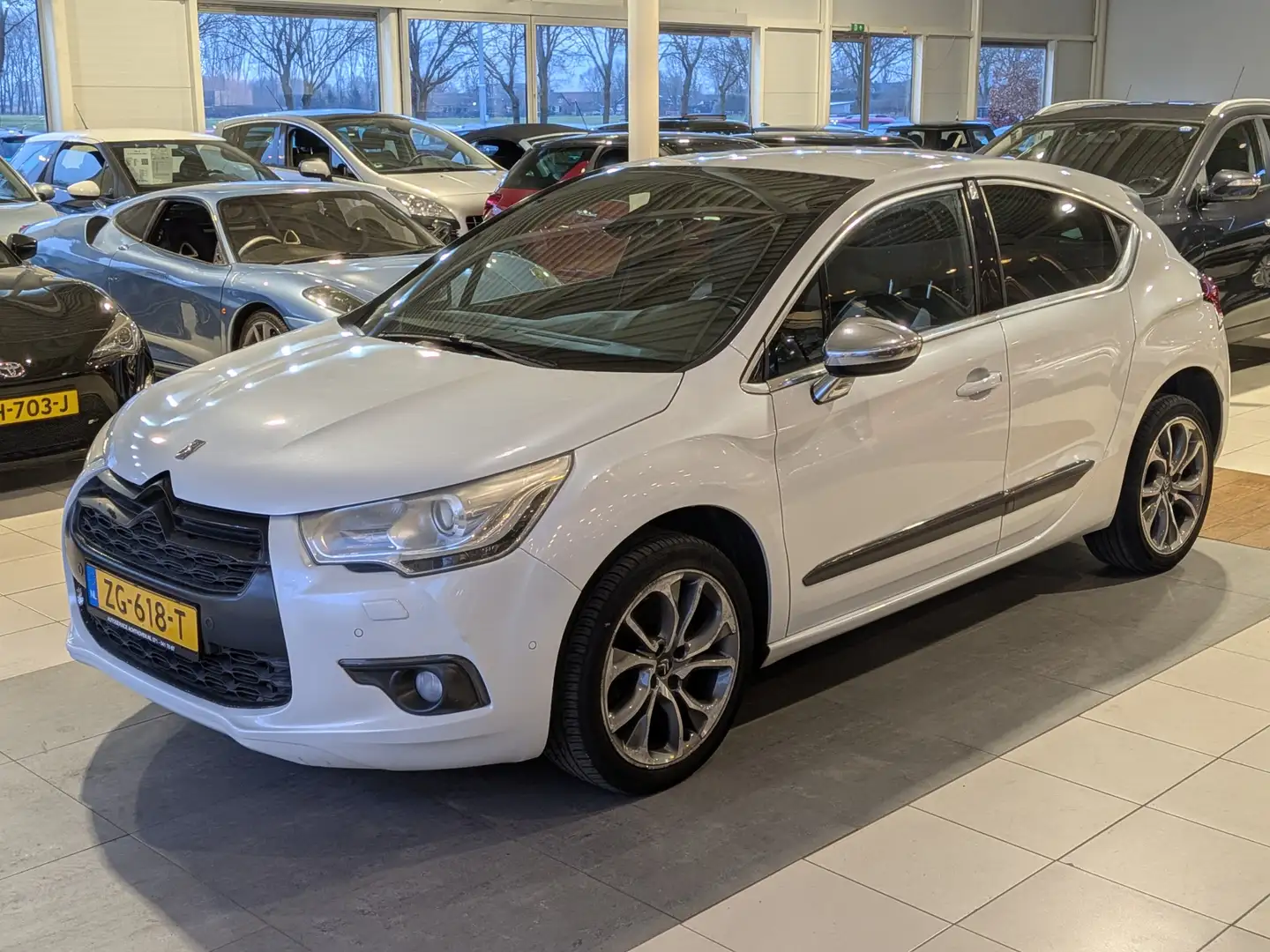 Citroen DS4 1.6 THP Sport Chic Airco, Cruise Control, Trekhaak Weiß - 2